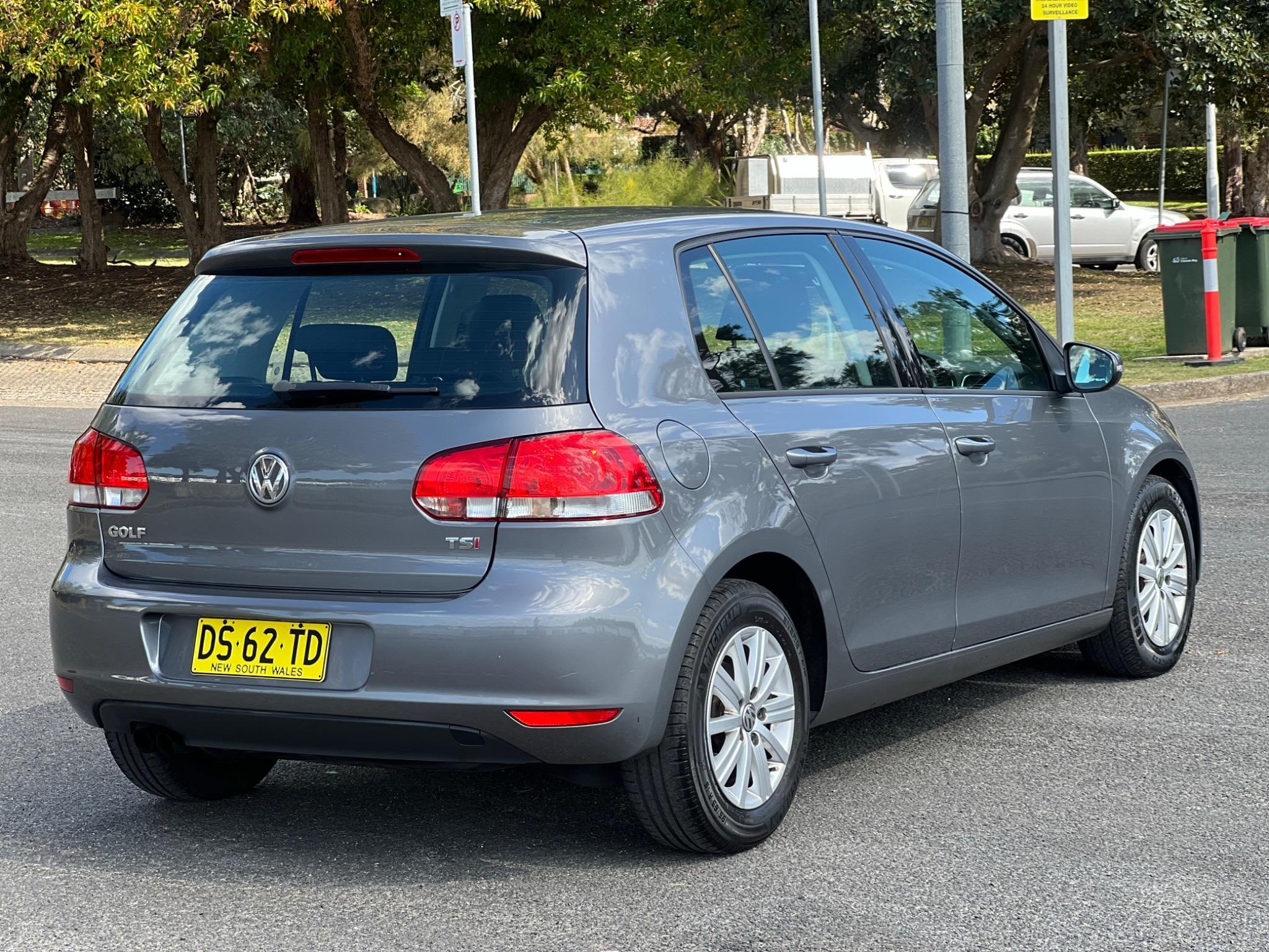 VOLKSWAGEN GOLF