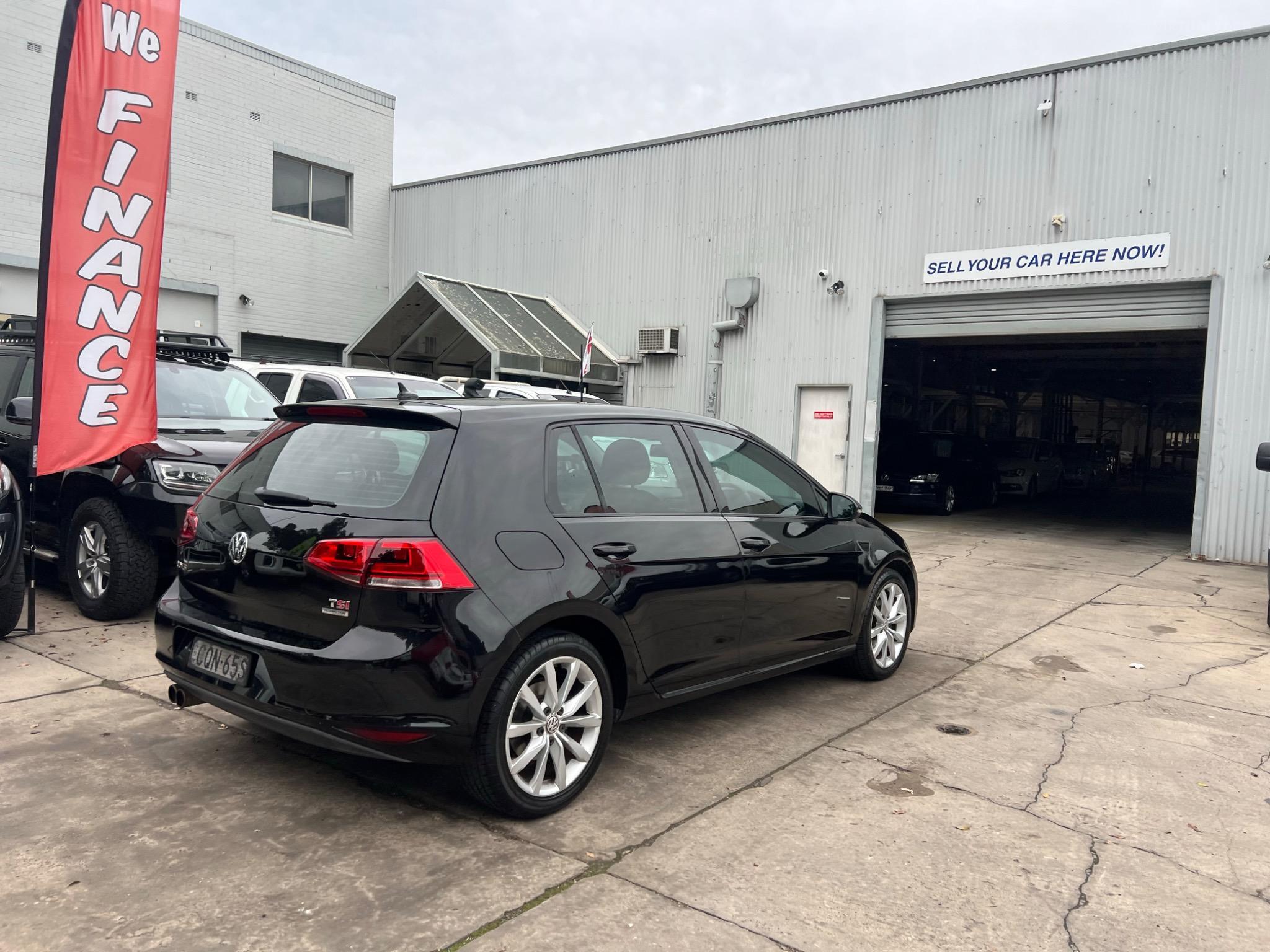 VOLKSWAGEN GOLF