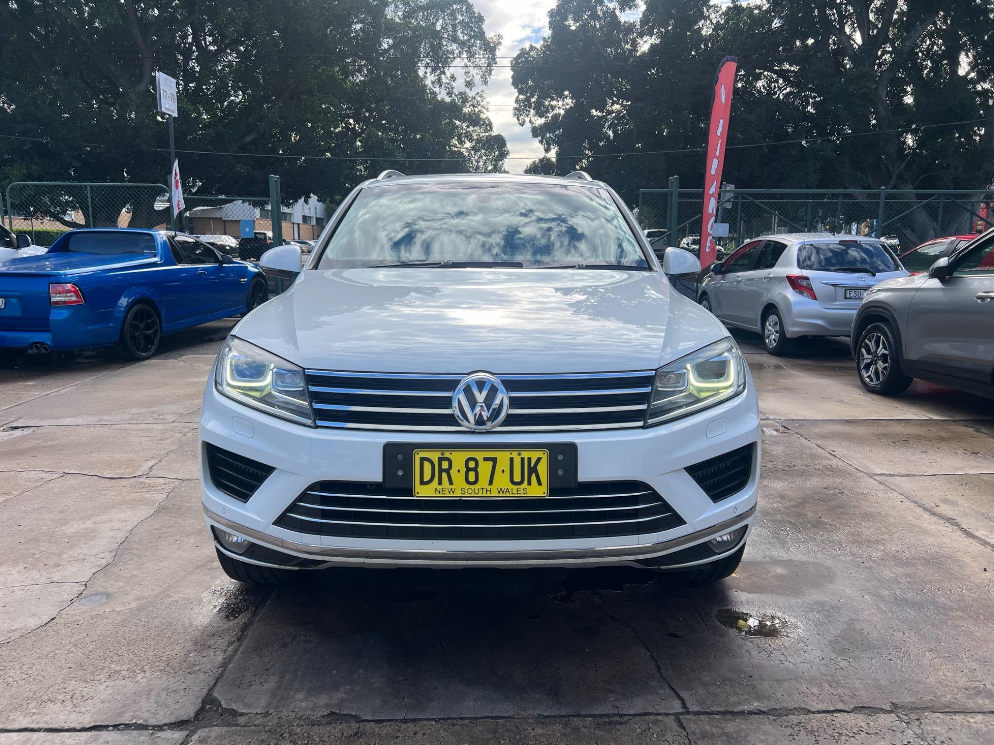 VOLKSWAGEN TOUAREG