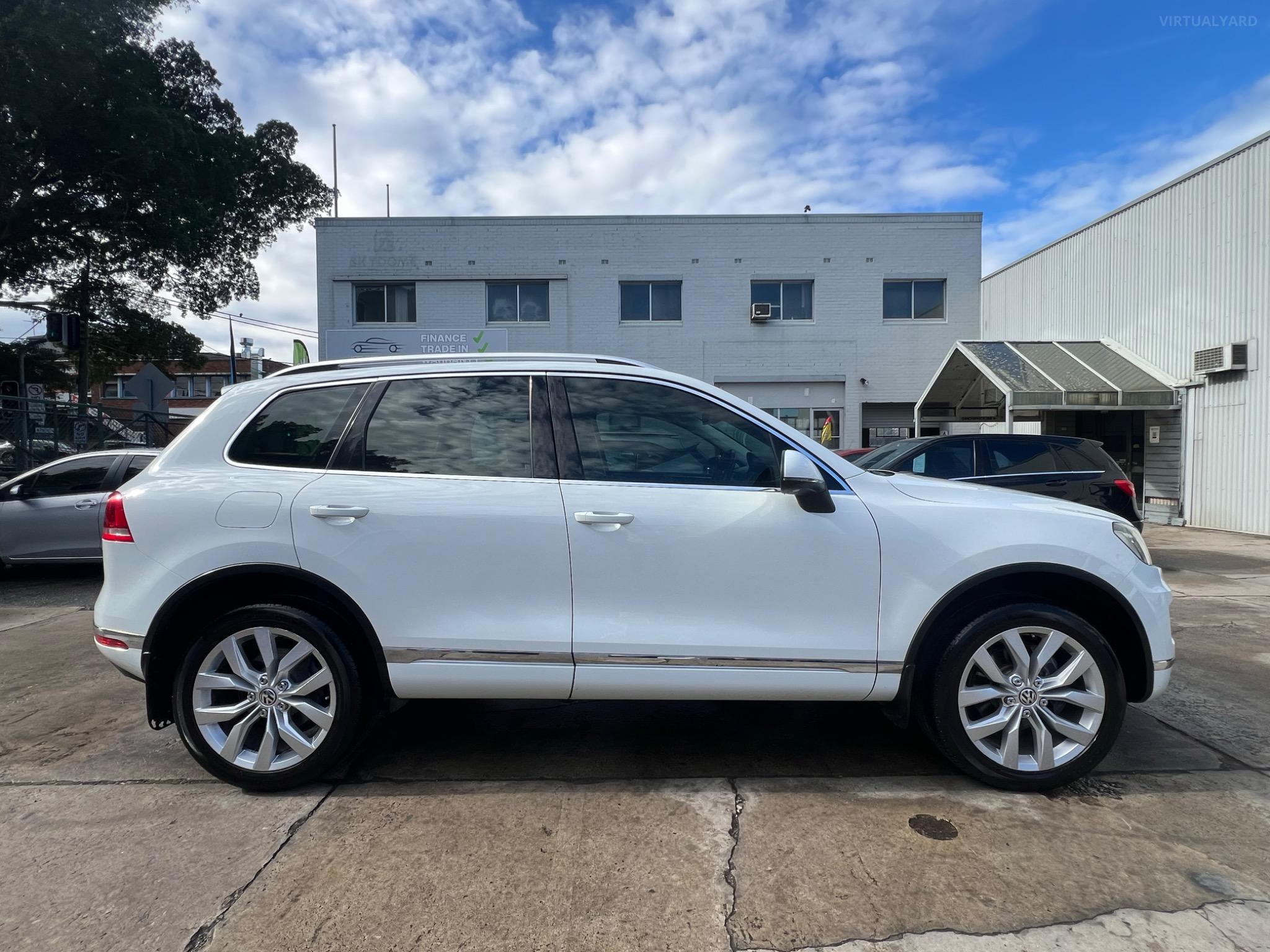 VOLKSWAGEN TOUAREG