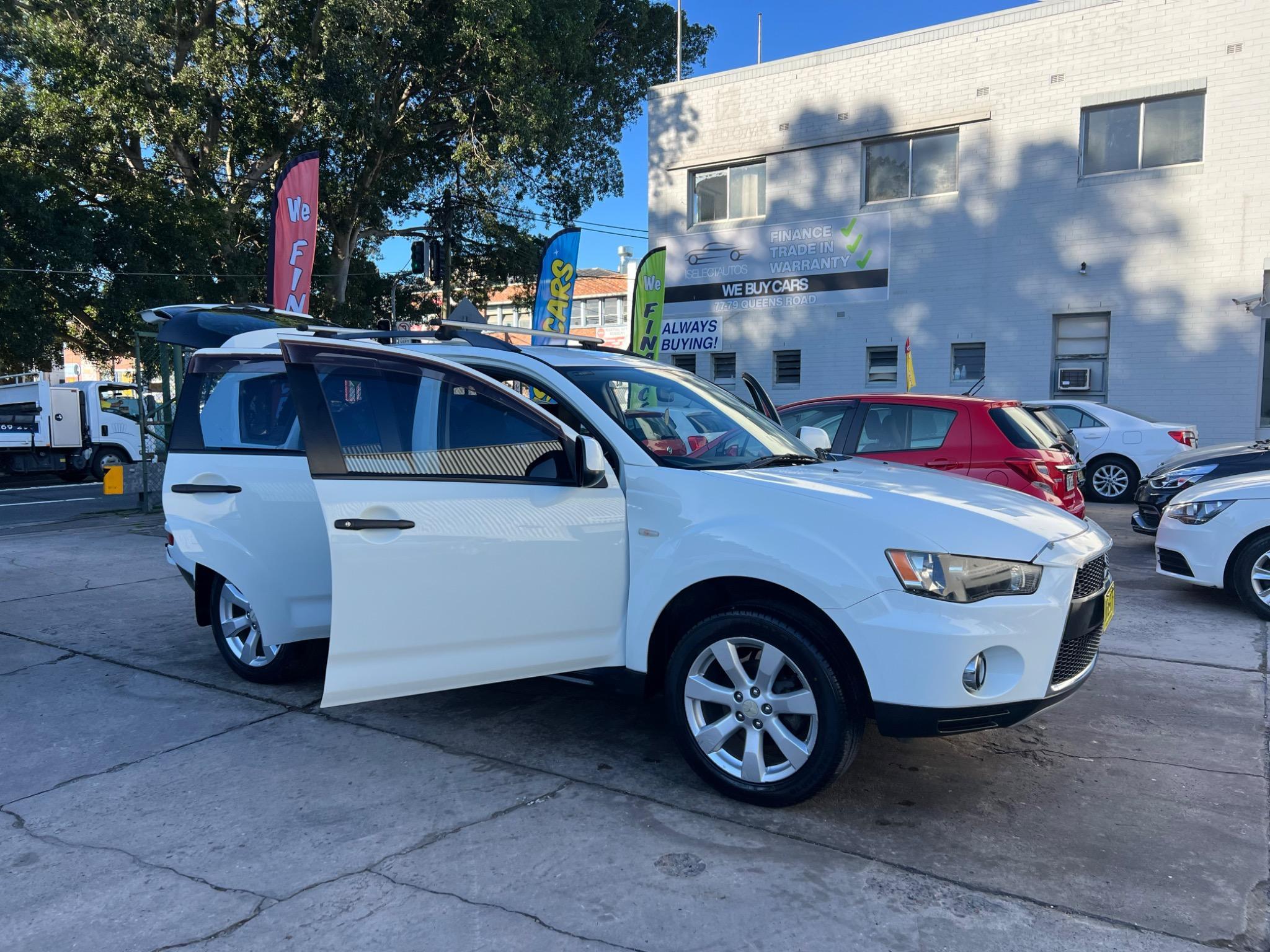 MITSUBISHI OUTLANDER
