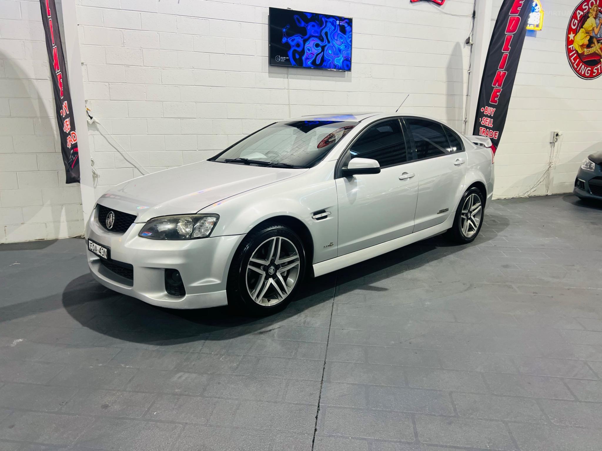 HOLDEN COMMODORE