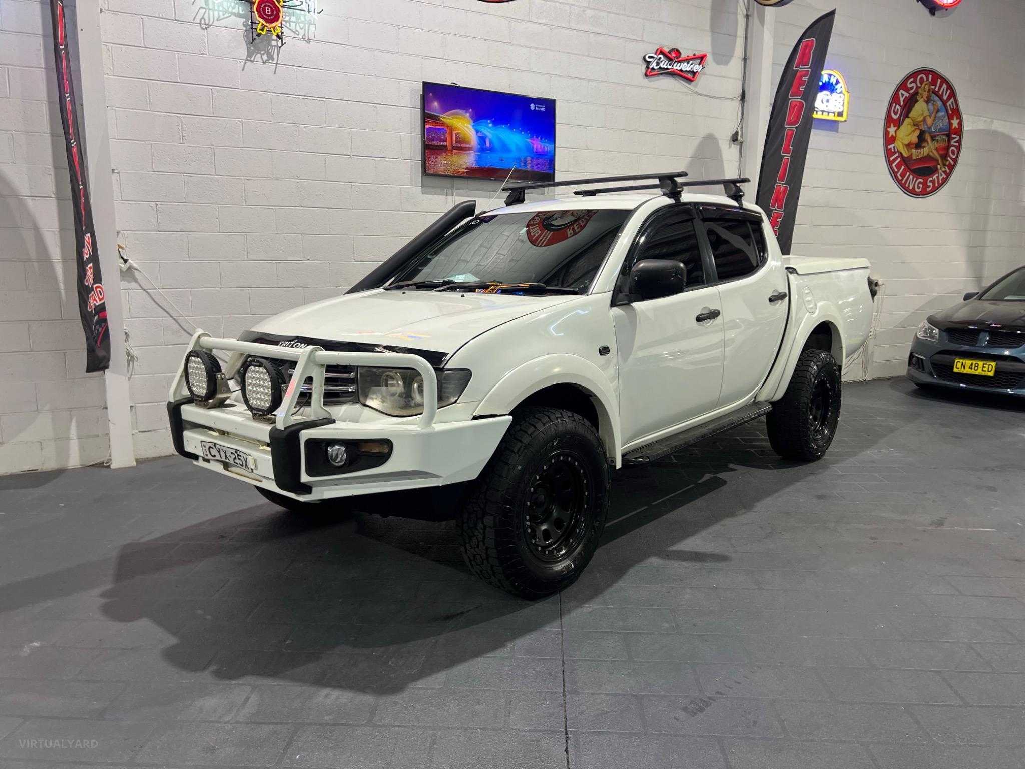 MITSUBISHI TRITON