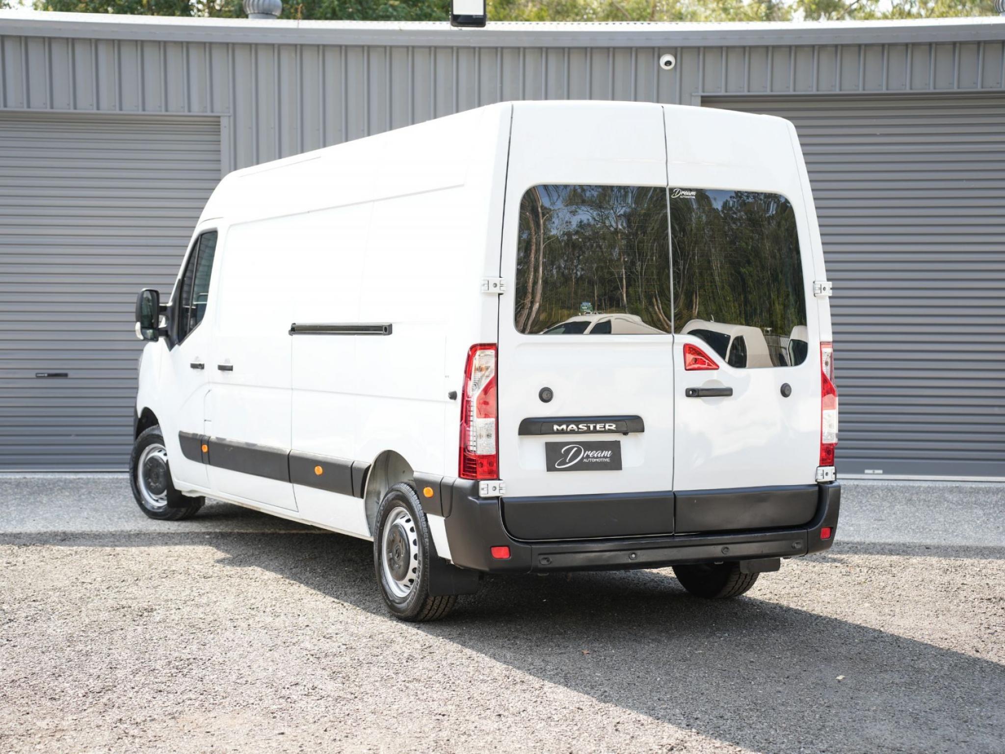 RENAULT Master