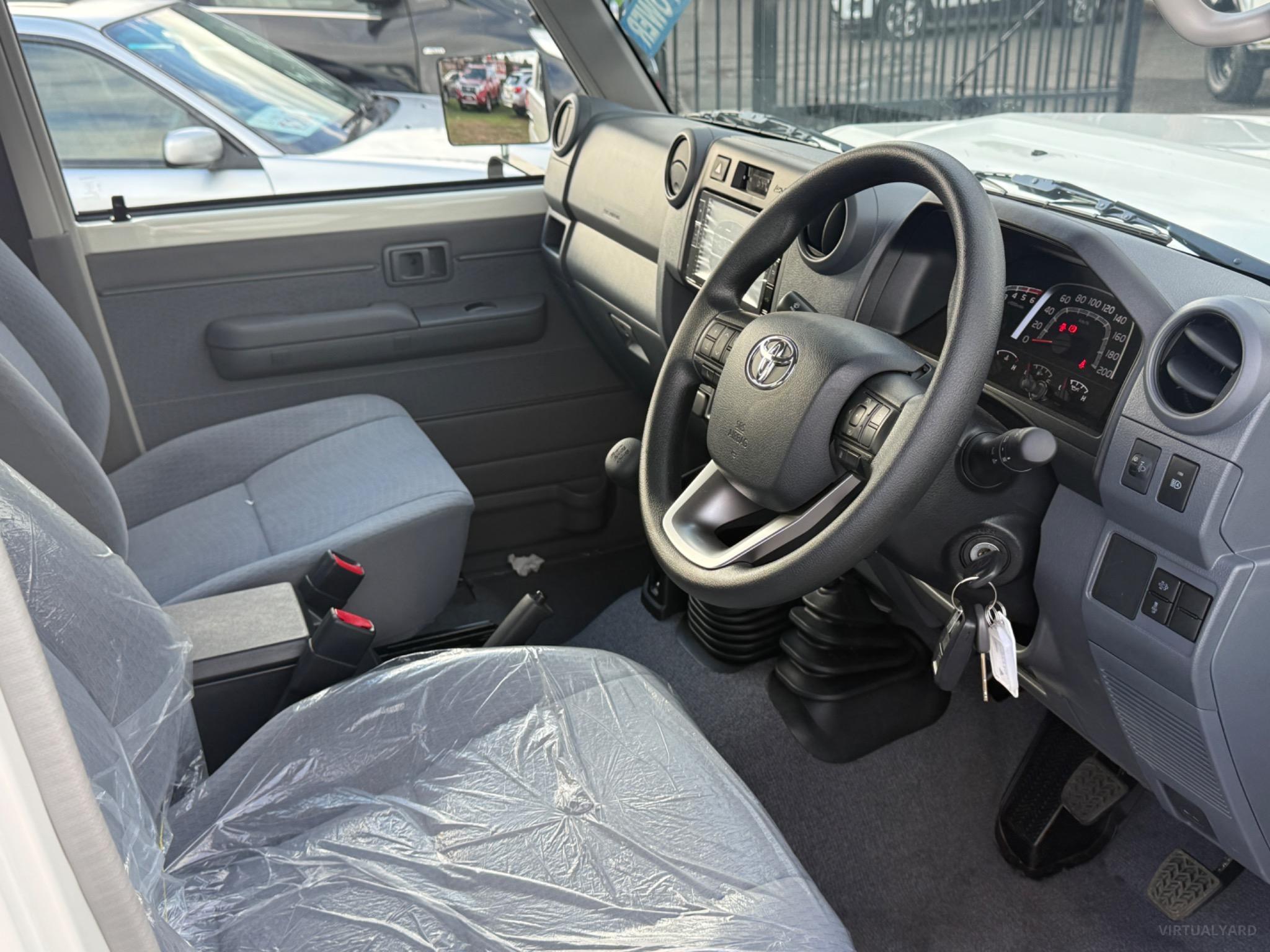 TOYOTA landcruiser