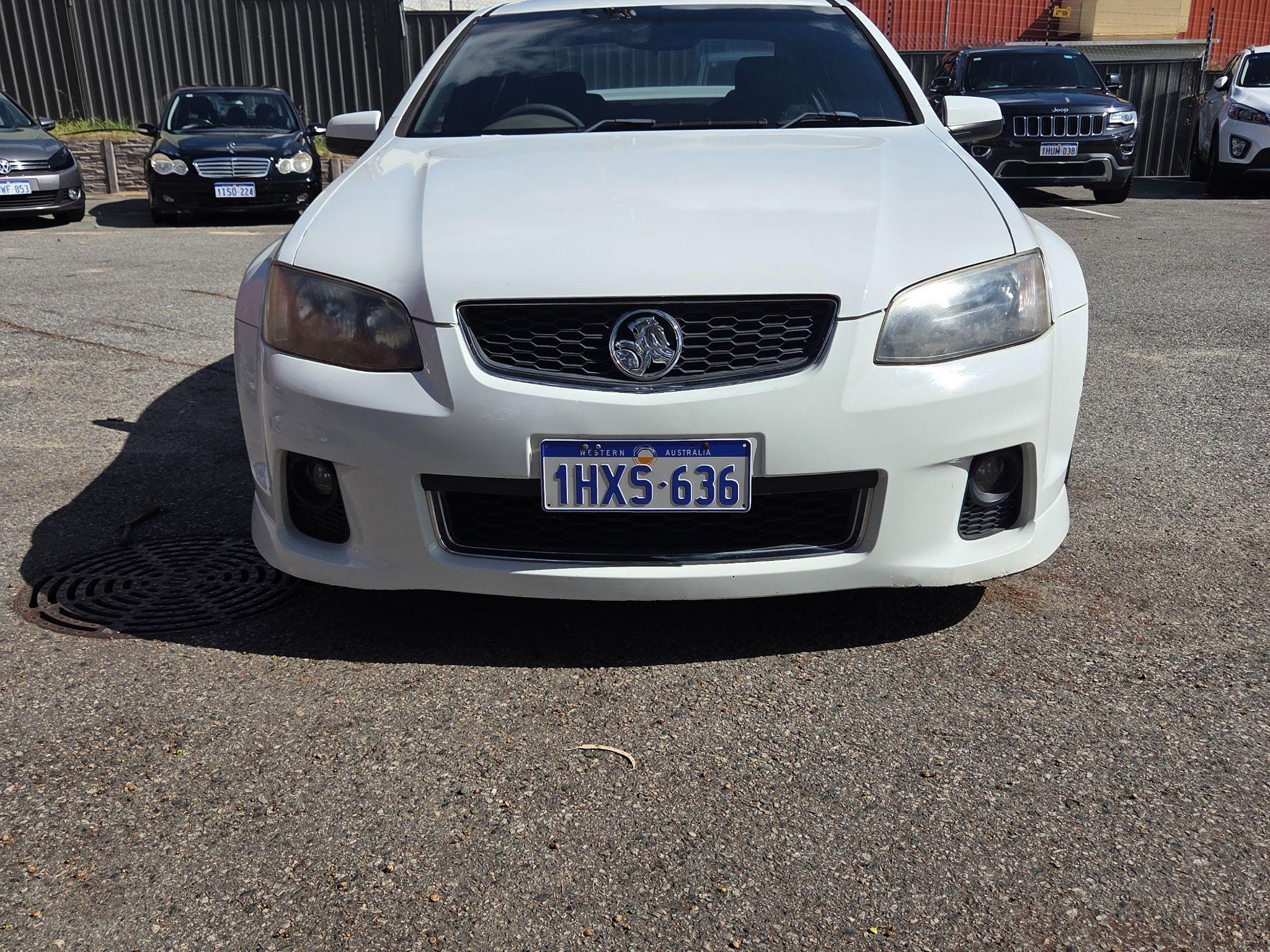 HOLDEN COMMODORE