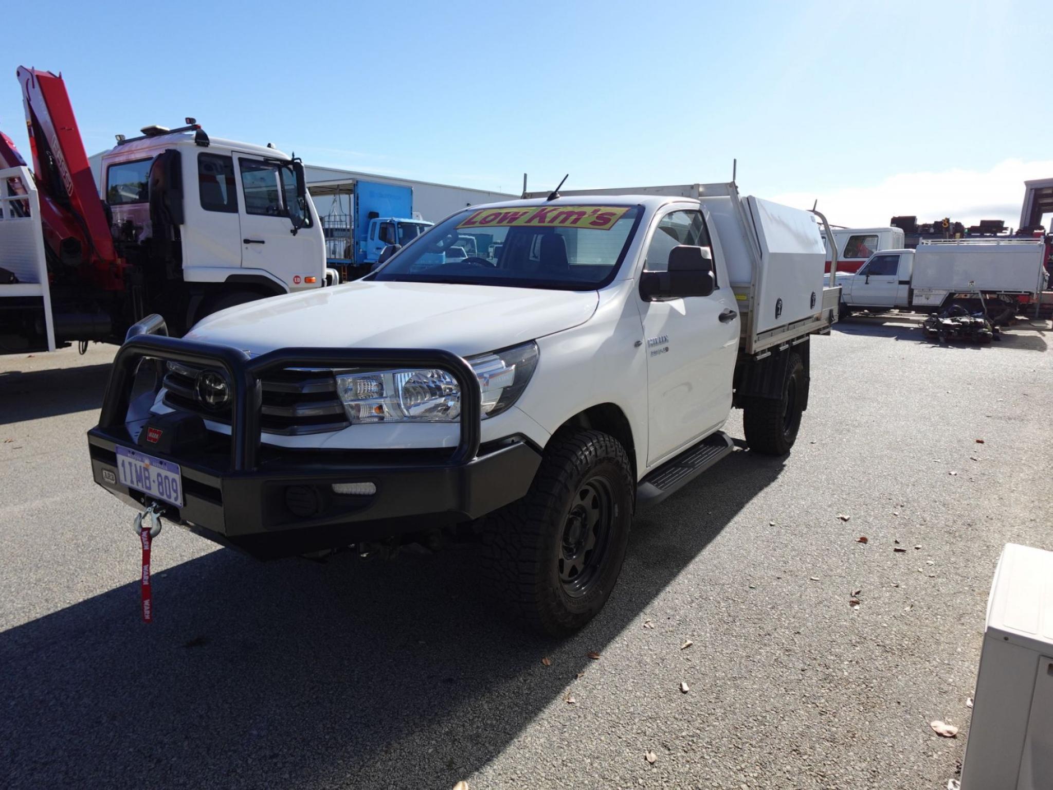 TOYOTA HILUX