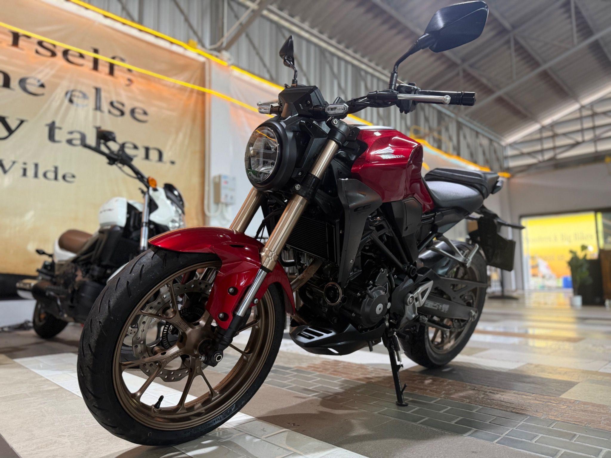HONDA CB300R