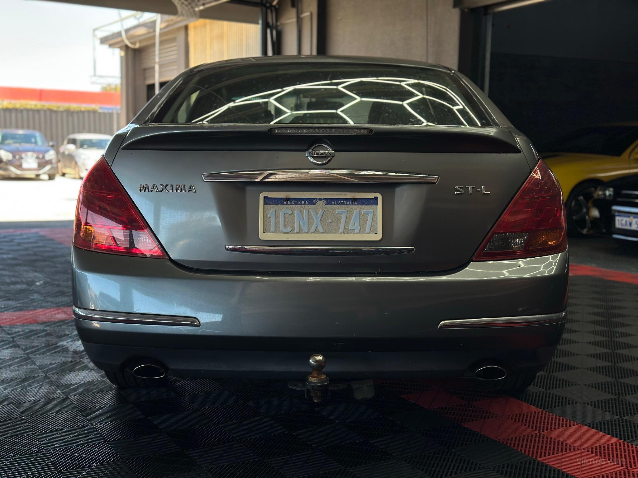Nissan Maxima