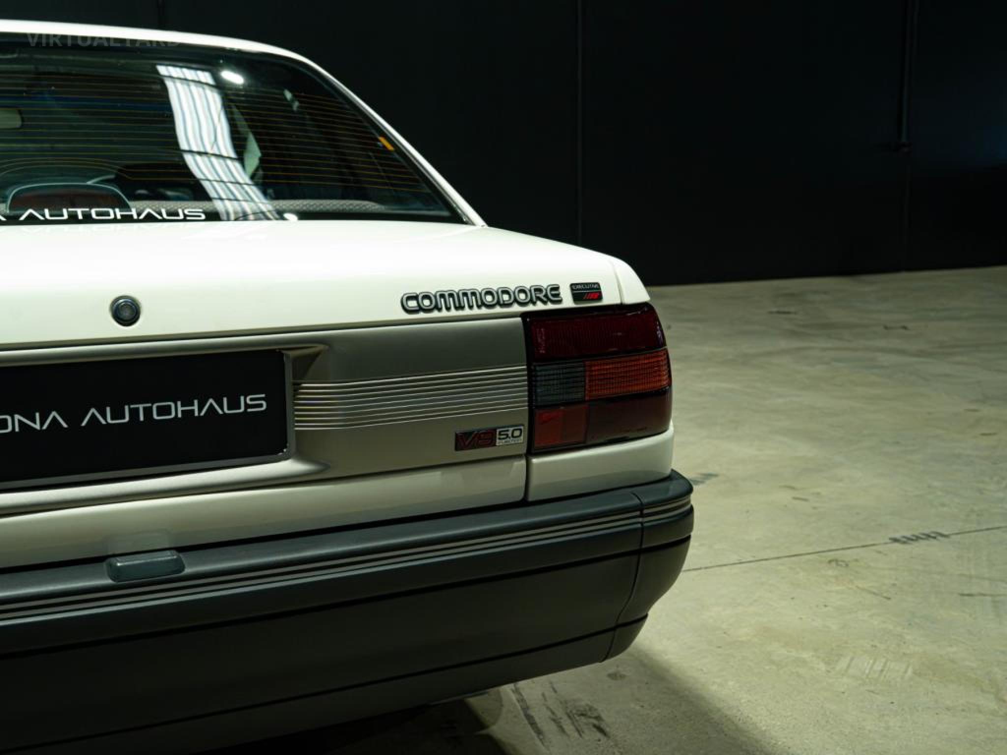 HOLDEN COMMODORE