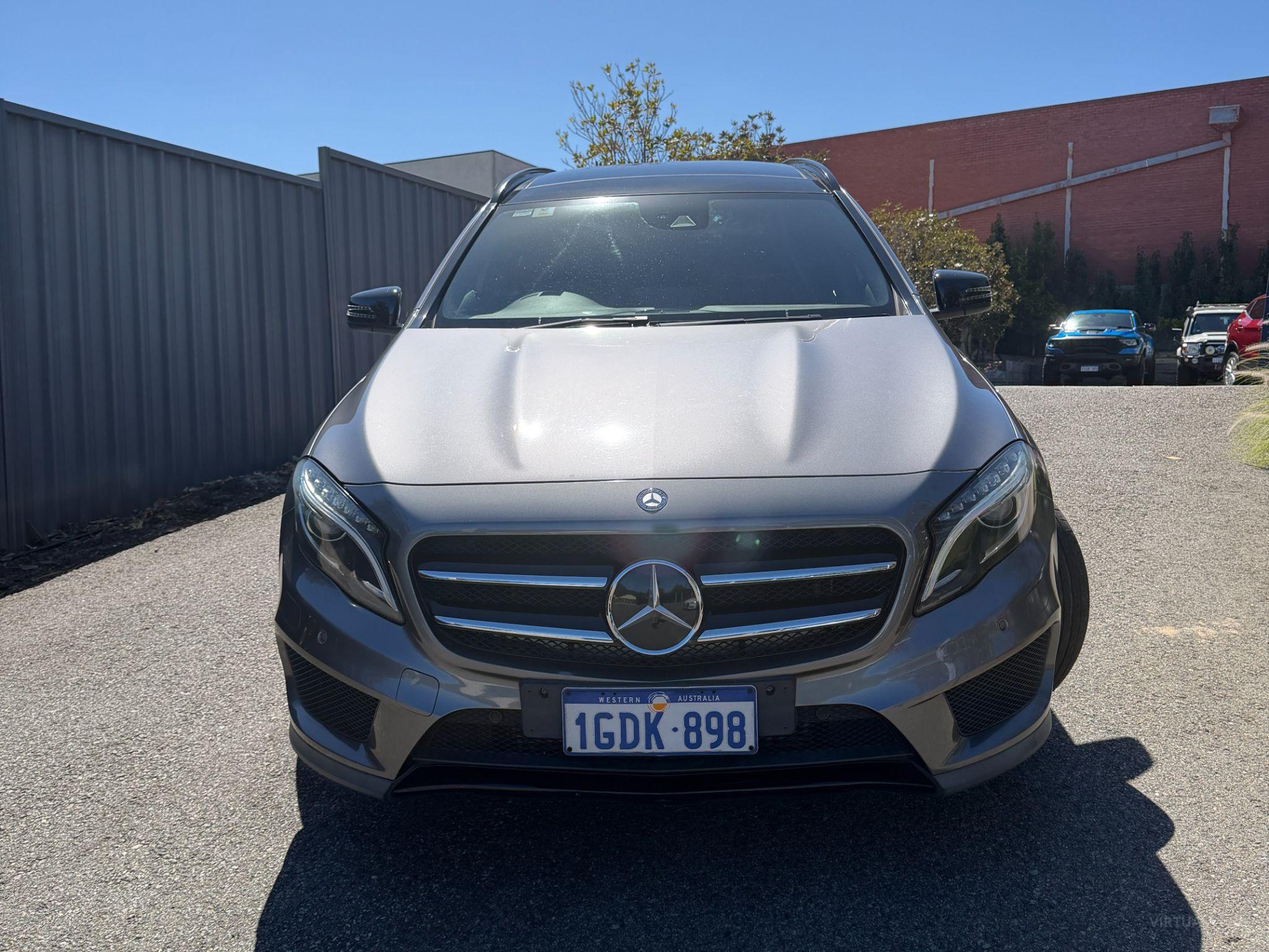 MERCEDES-BENZ GLA