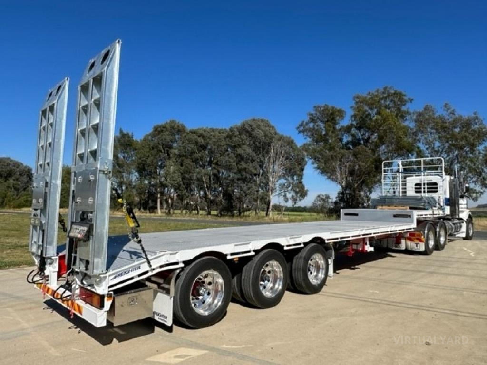 FREIGHTER DROP DECK SEMI TRAILER - DT02