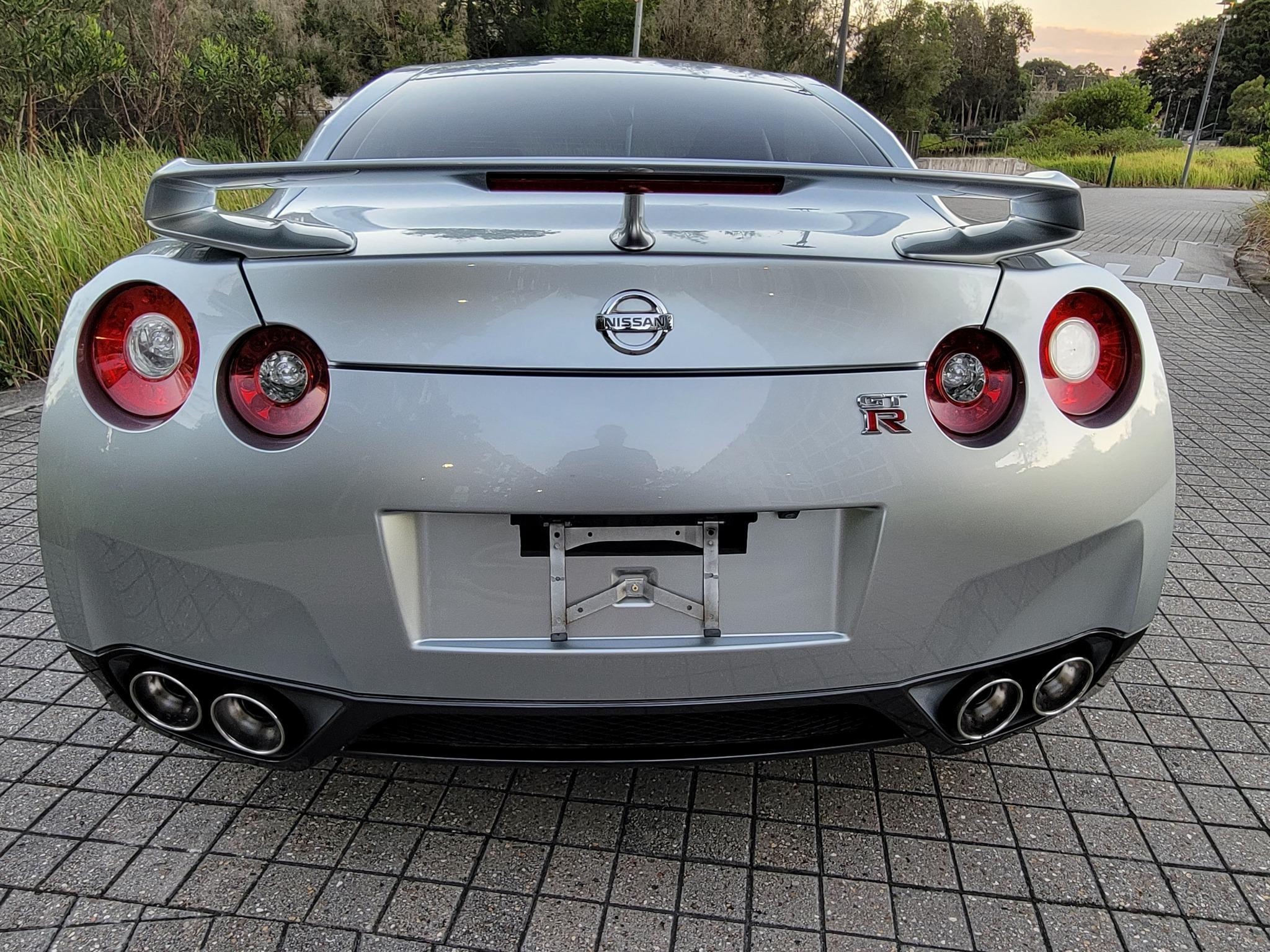 NISSAN GT-R