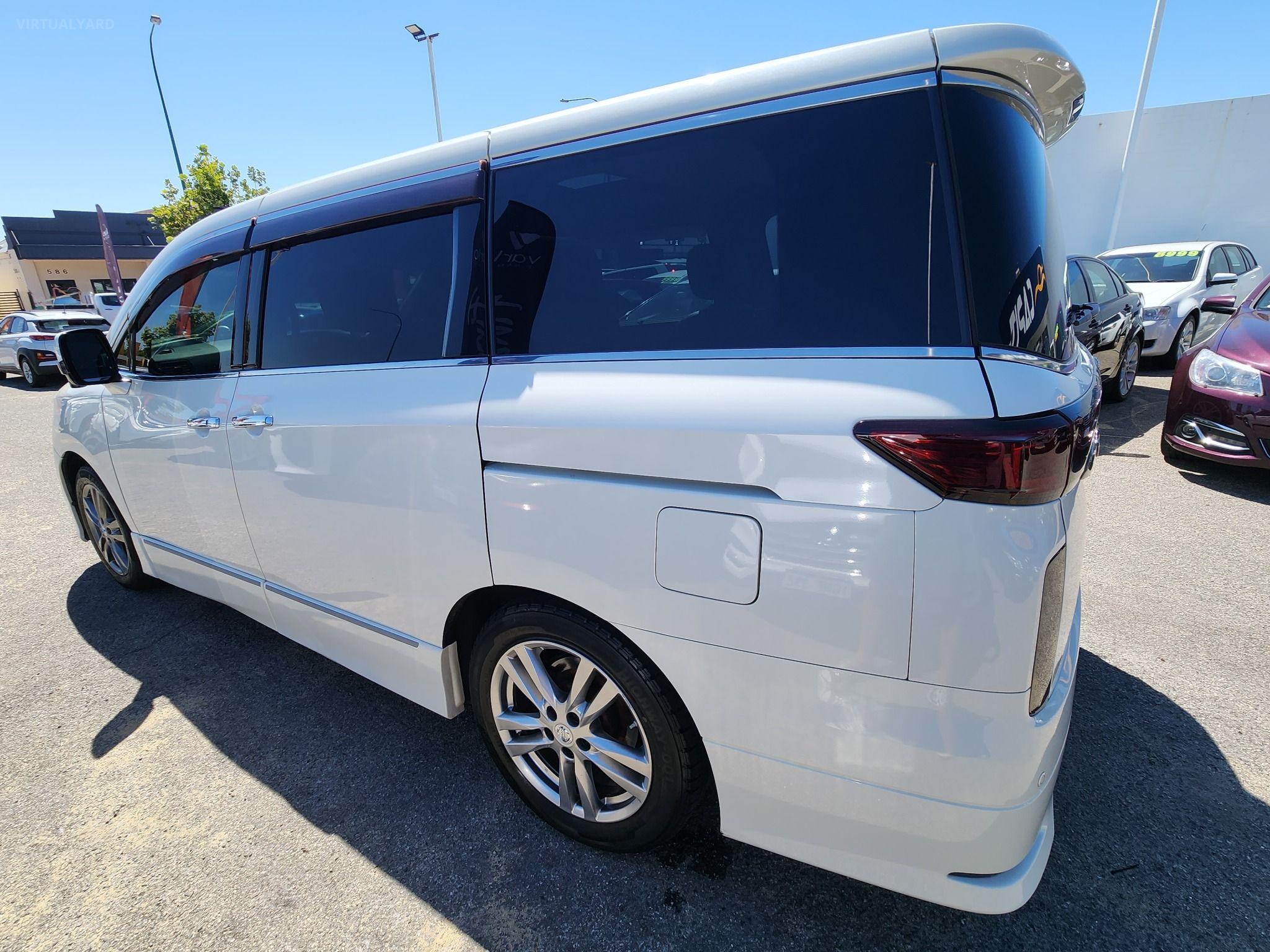 NISSAN ELGRAND