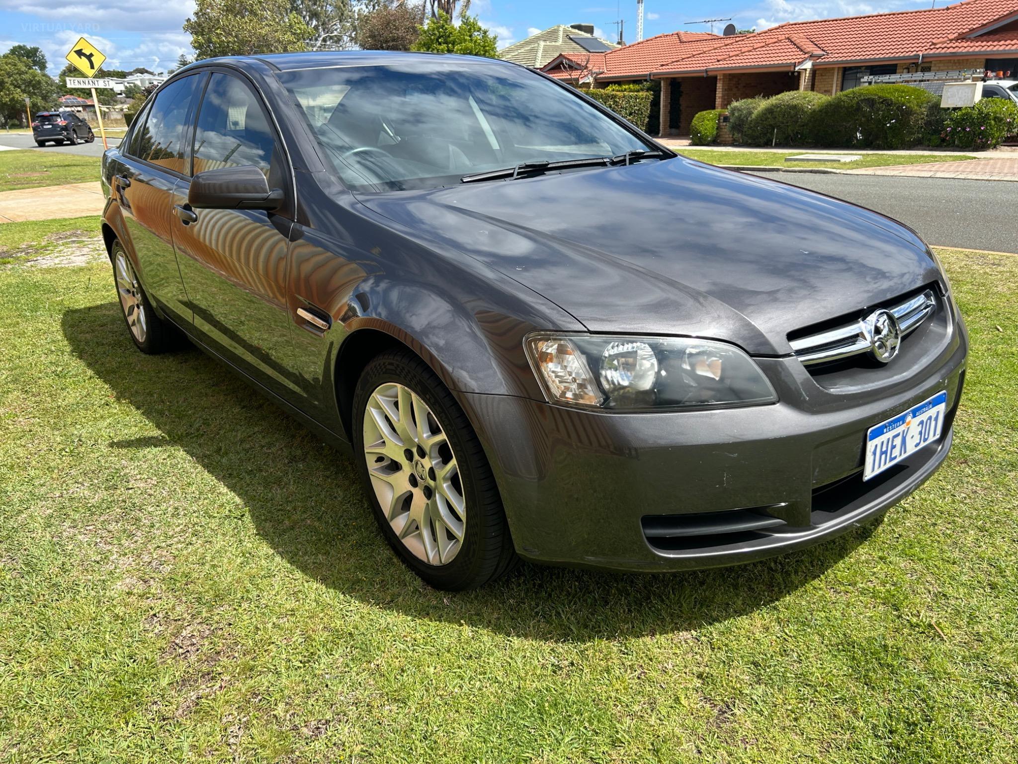 HOLDEN COMMODORE