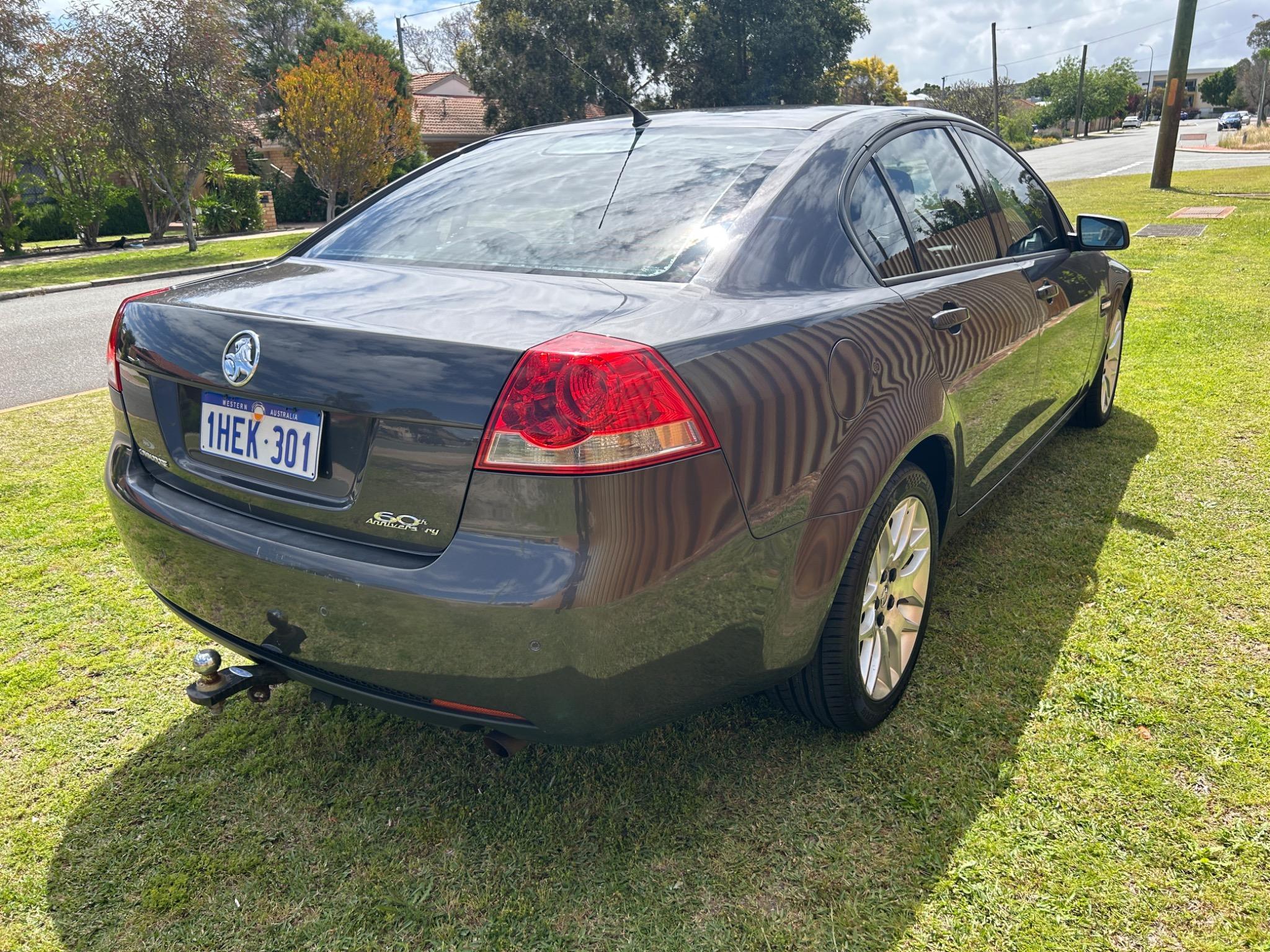 HOLDEN COMMODORE