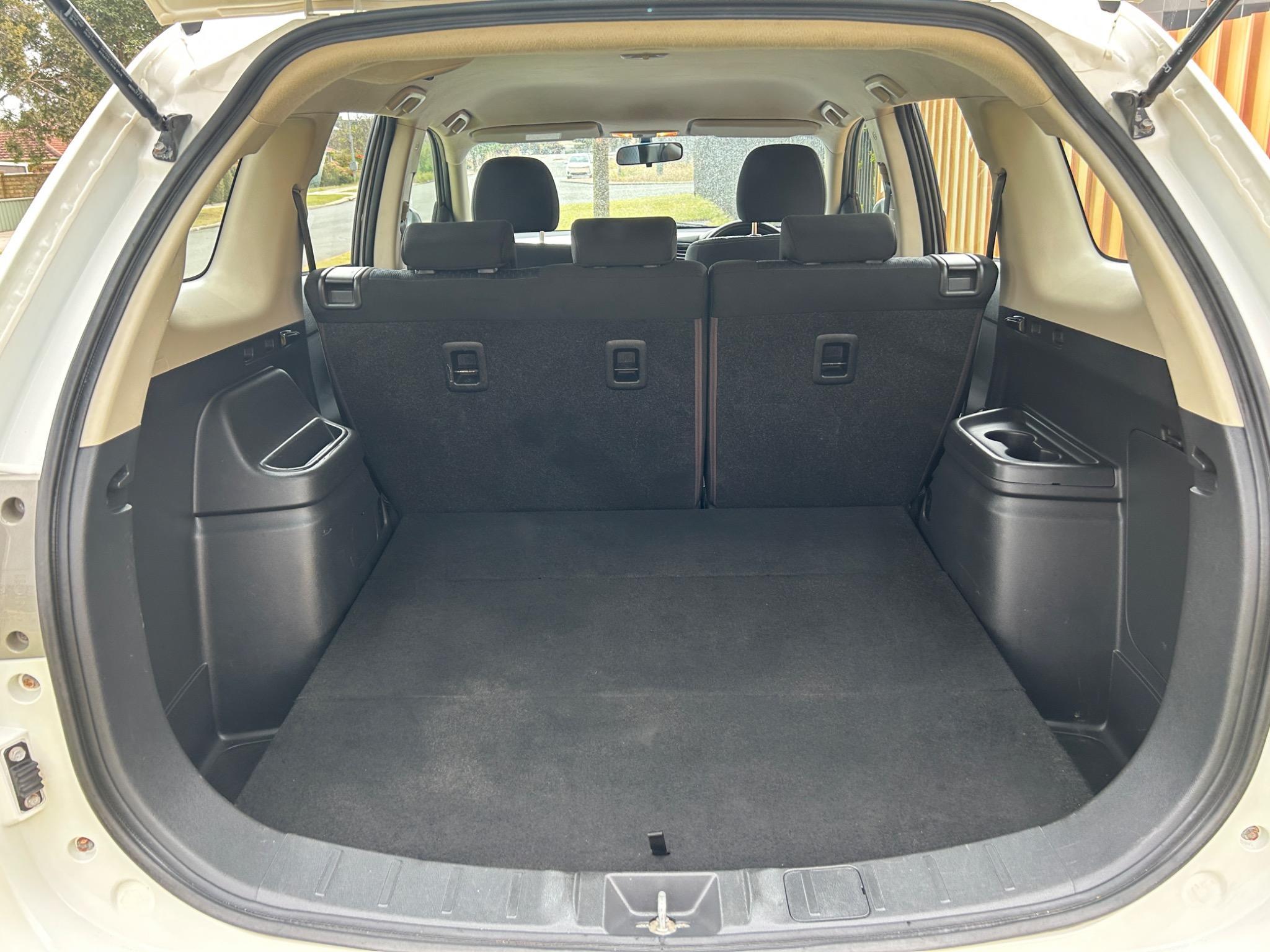 MITSUBISHI OUTLANDER