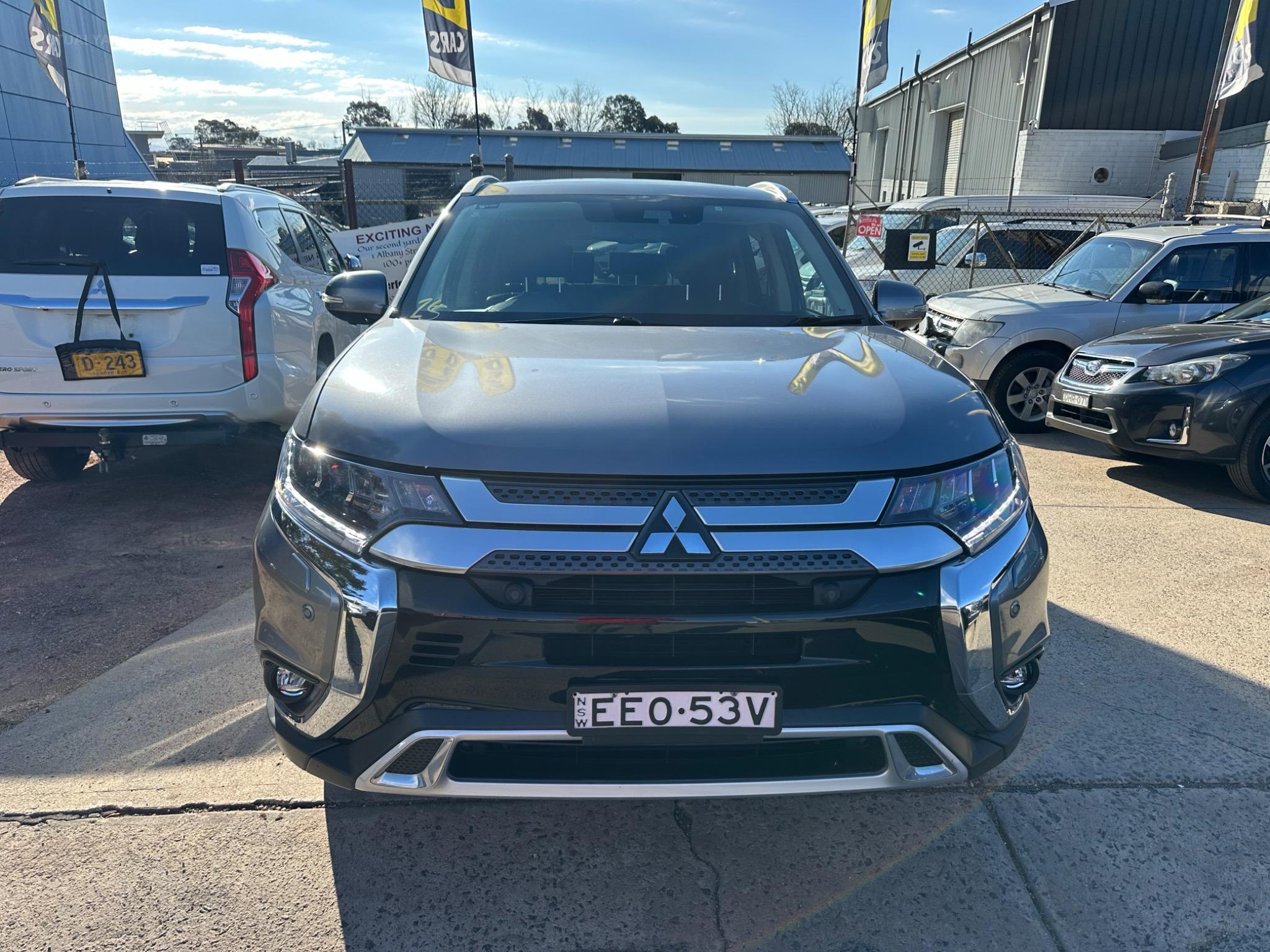 MITSUBISHI OUTLANDER