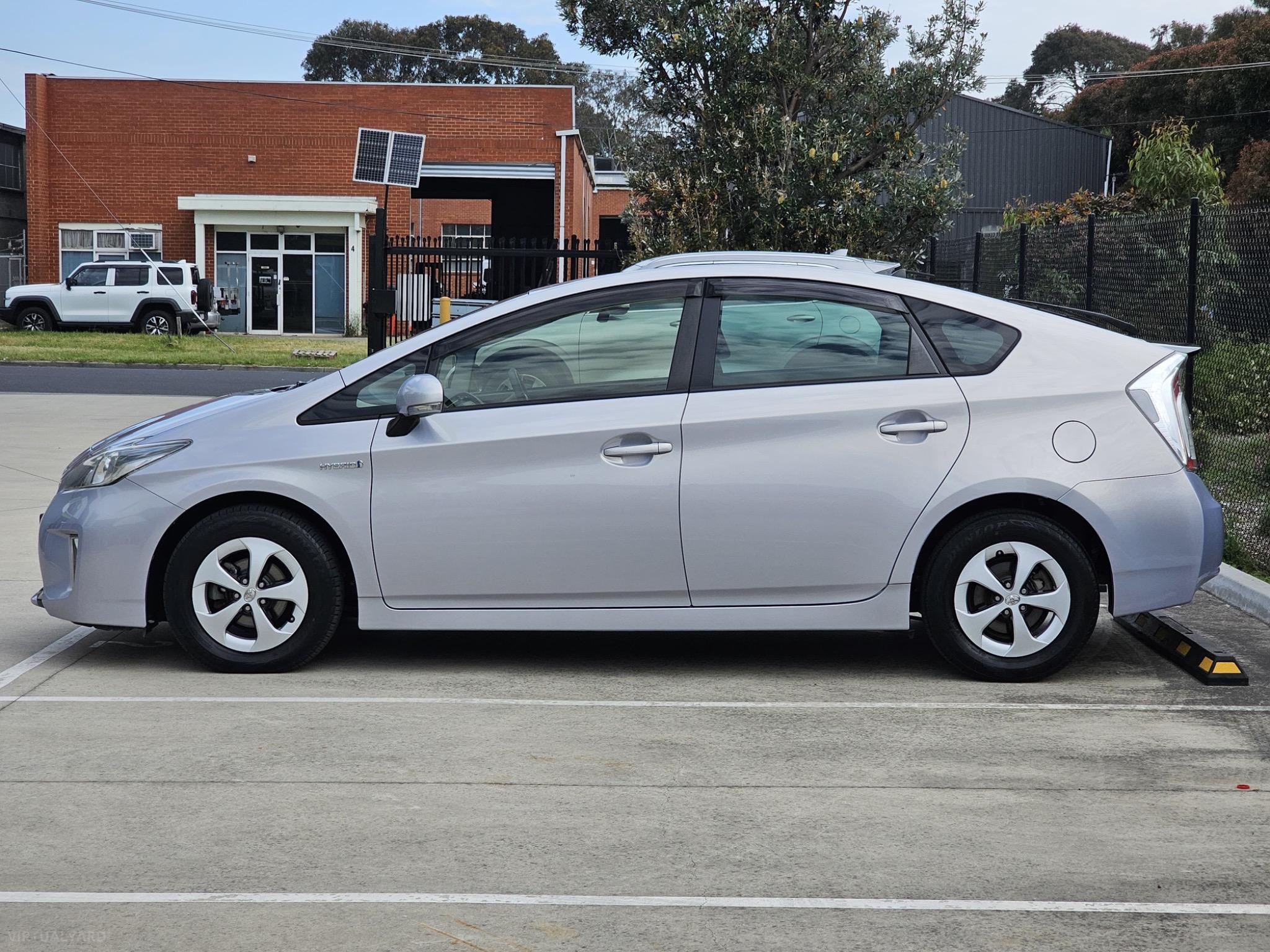 TOYOTA PRIUS