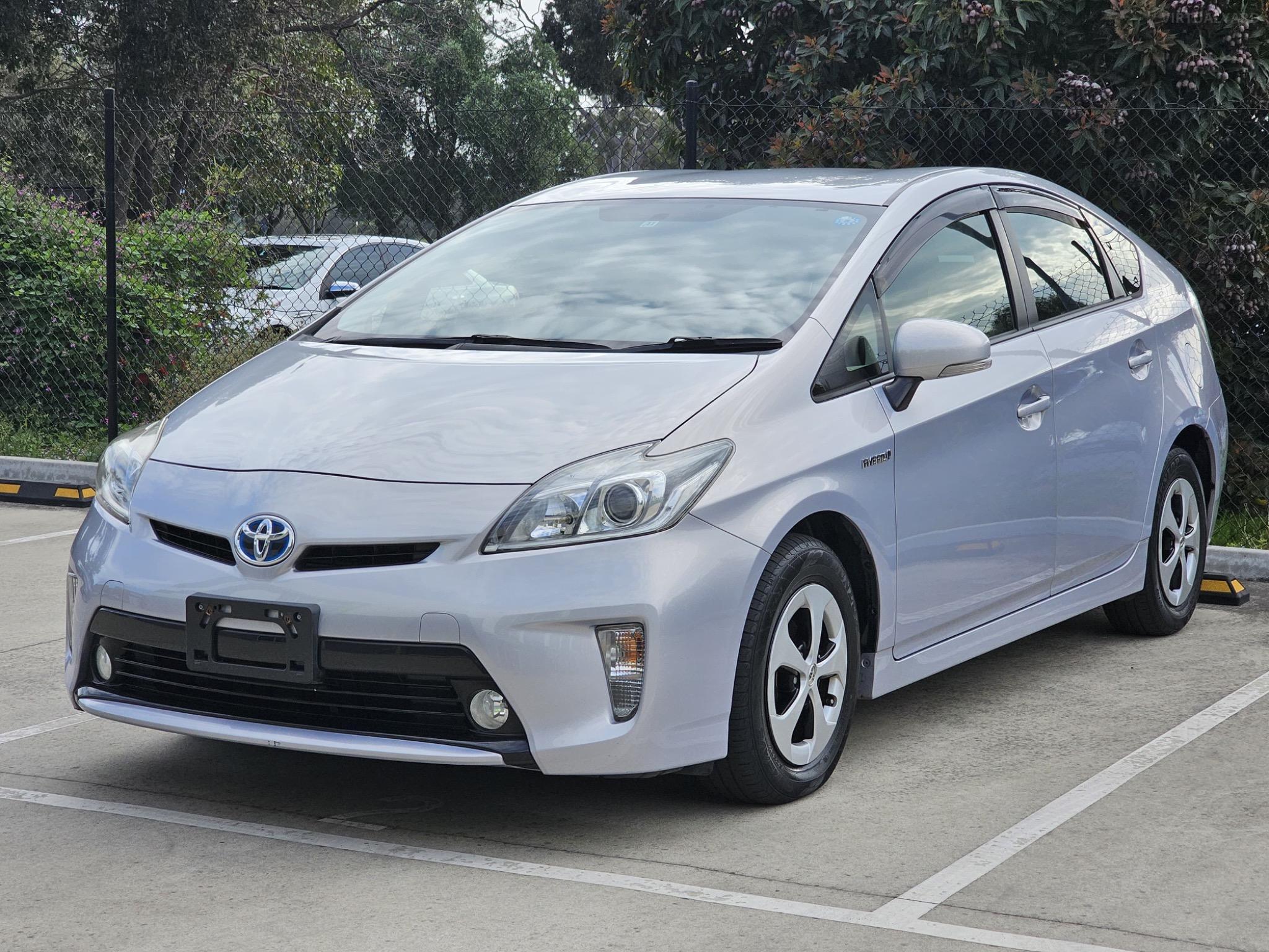 TOYOTA PRIUS