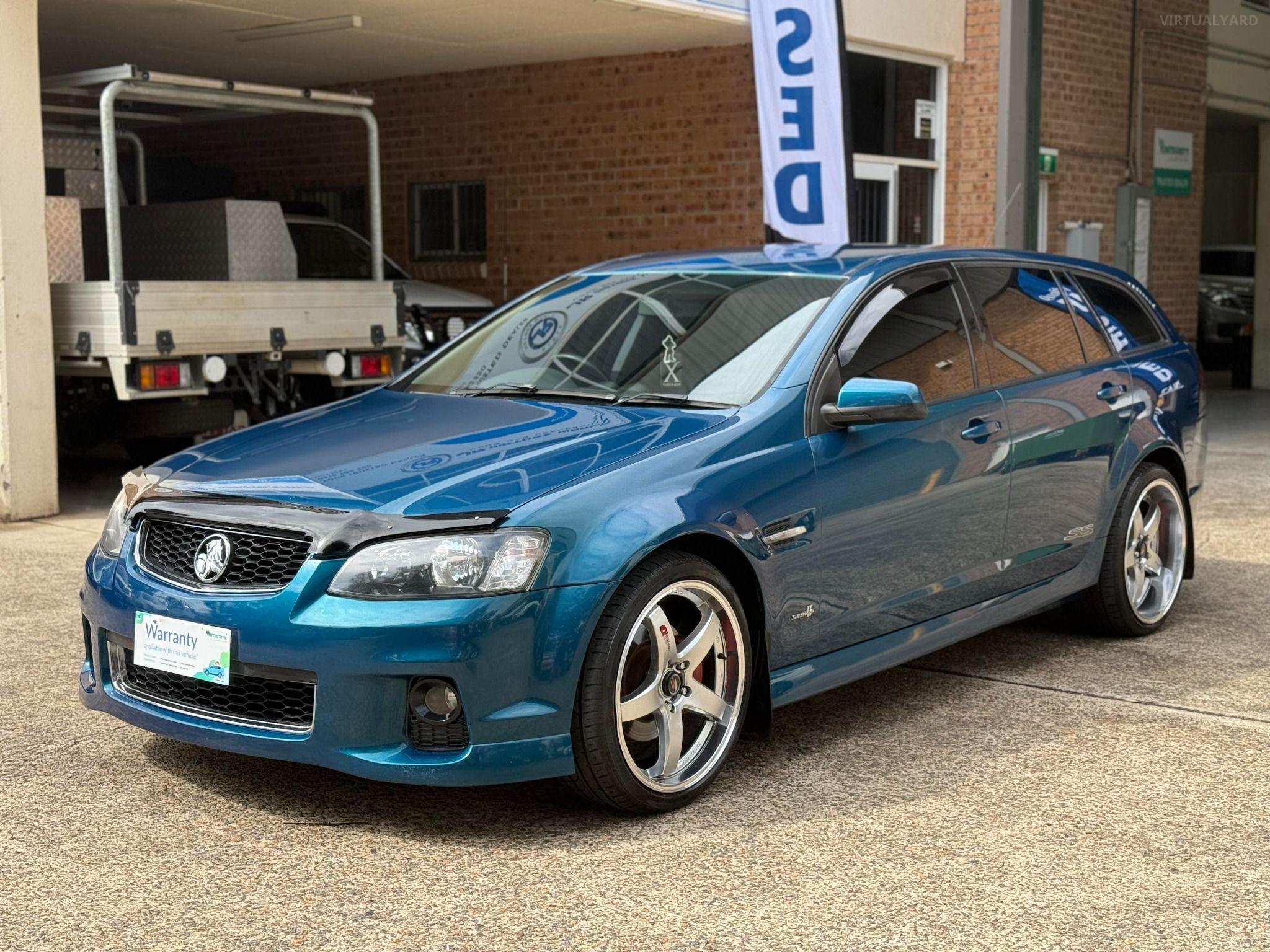 HOLDEN COMMODORE