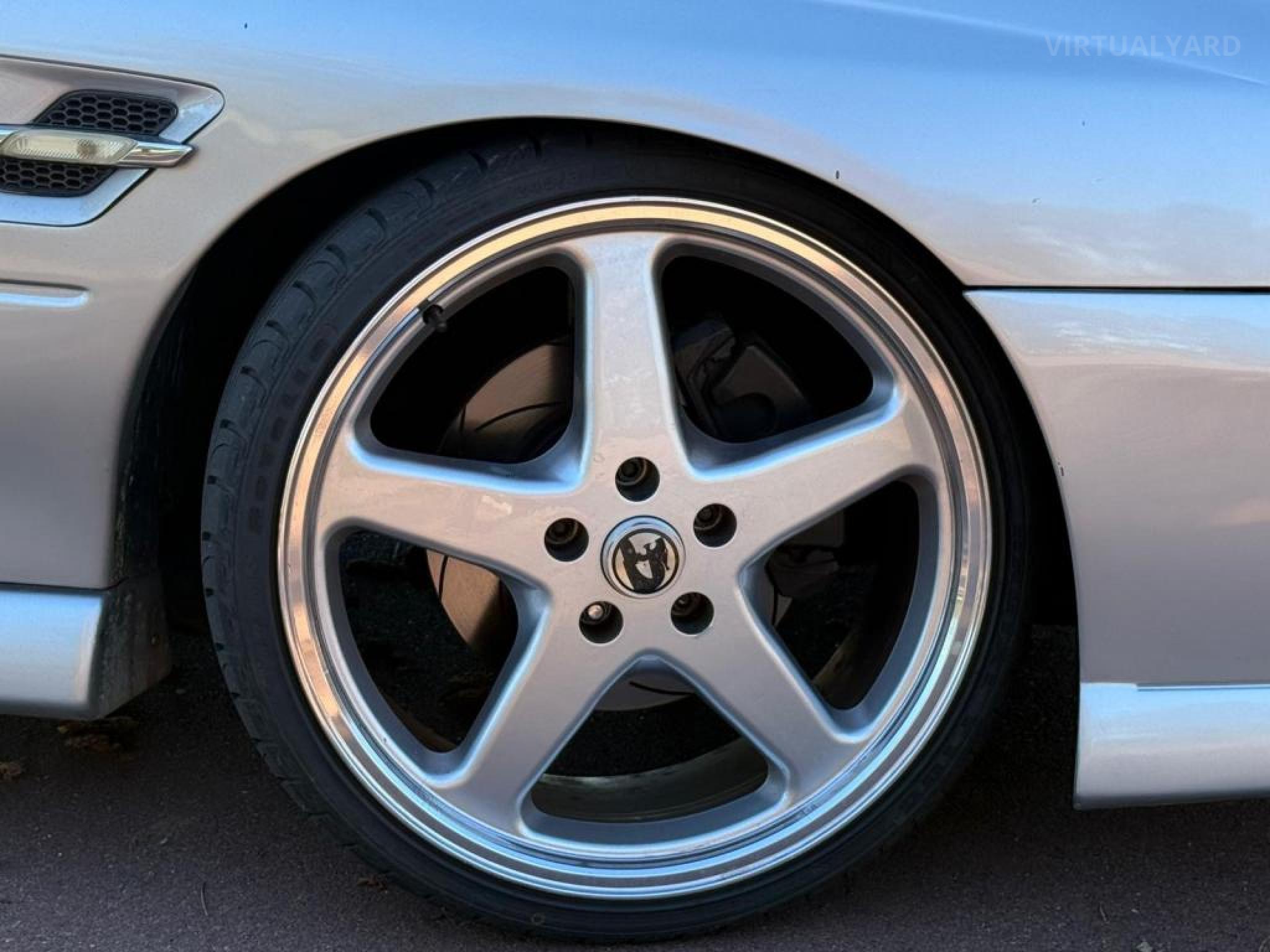 HOLDEN COMMODORE