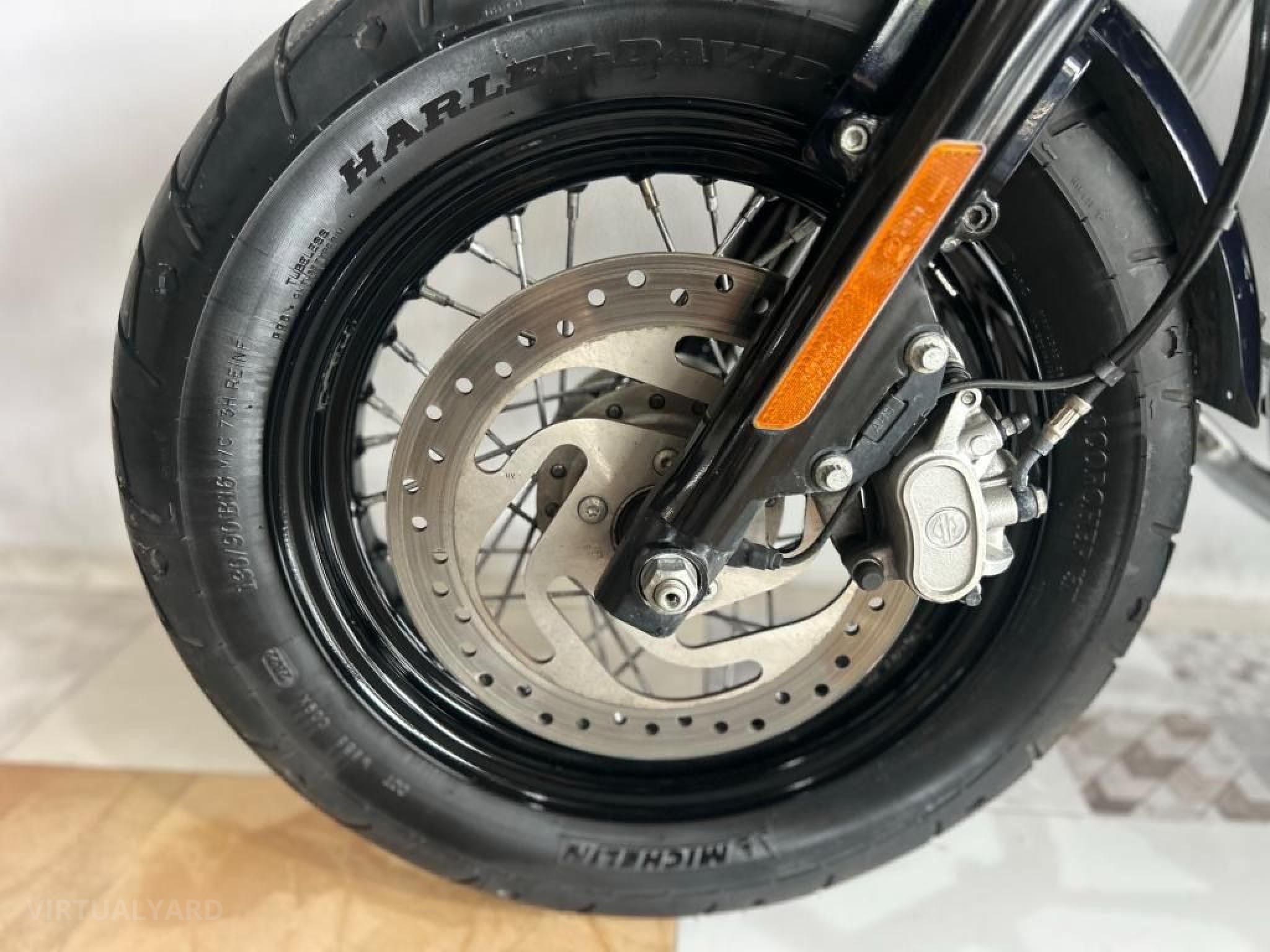 HARLEY DAVIDSON 1200 CUSTOM