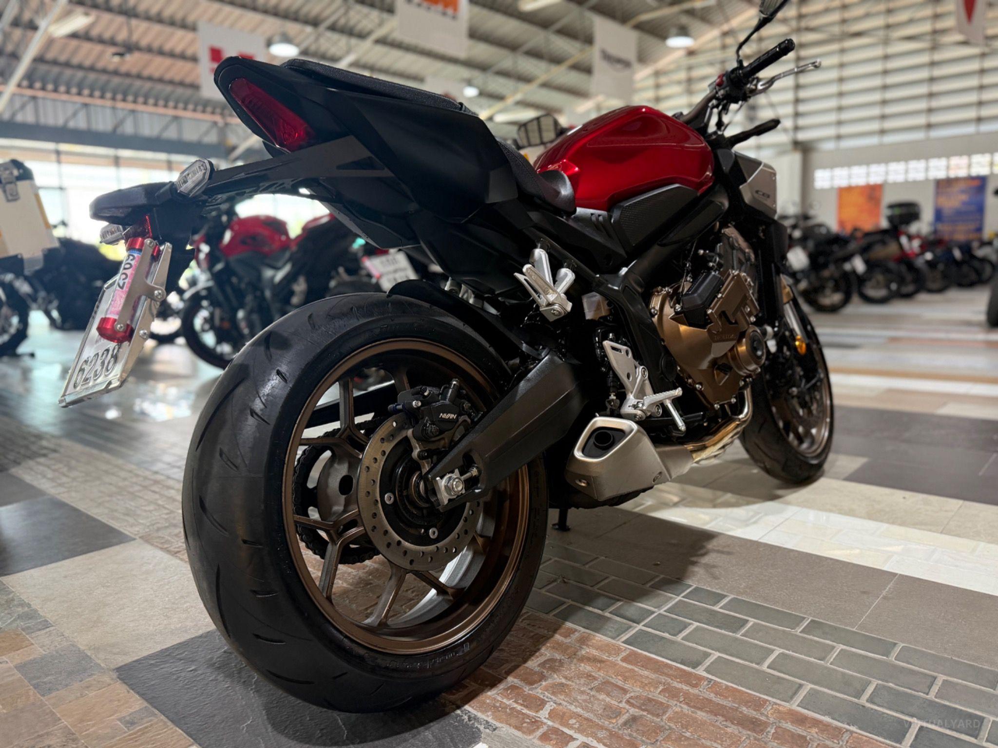 HONDA CB650R E-CLUTCH