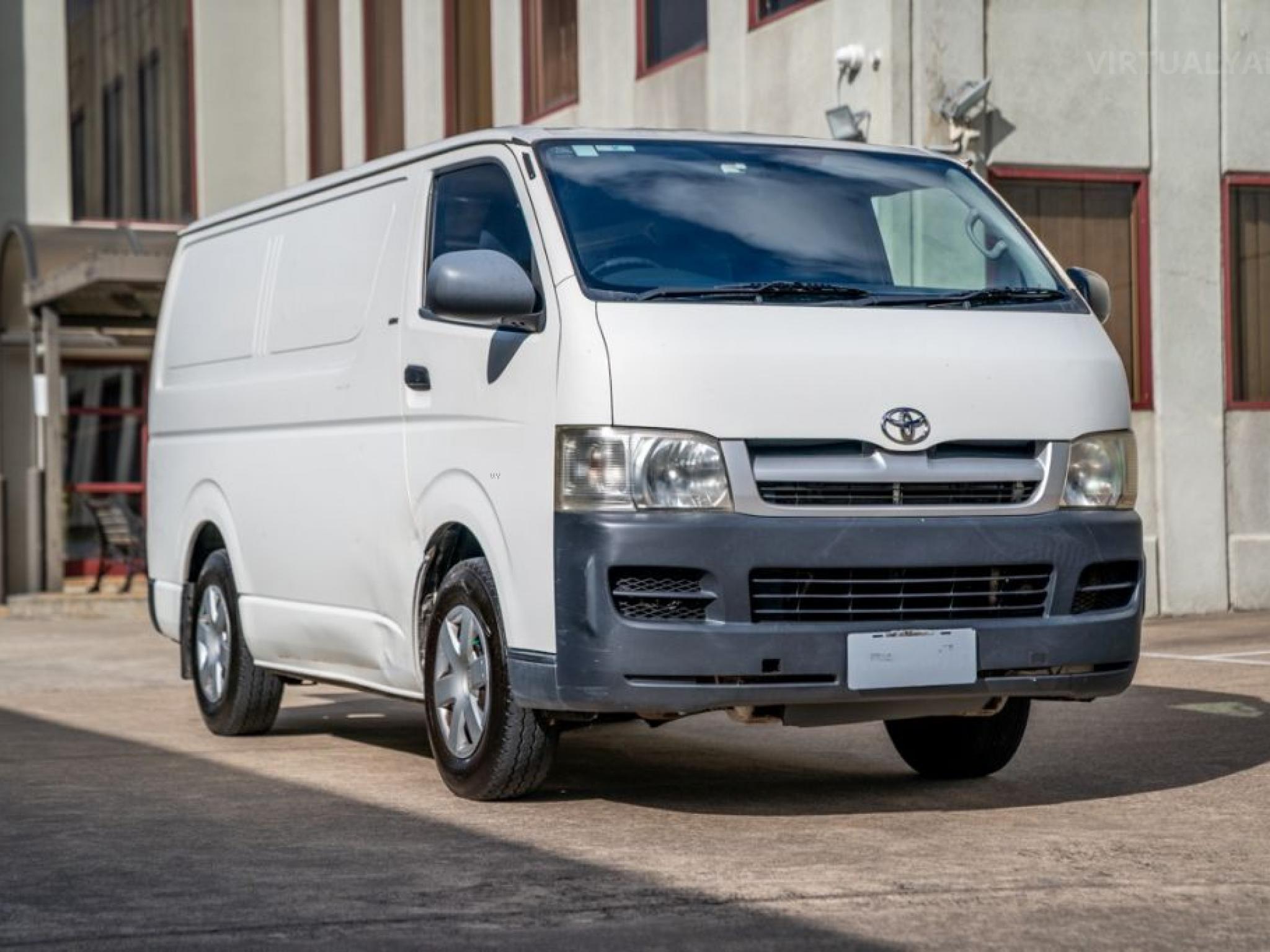 TOYOTA HIACE