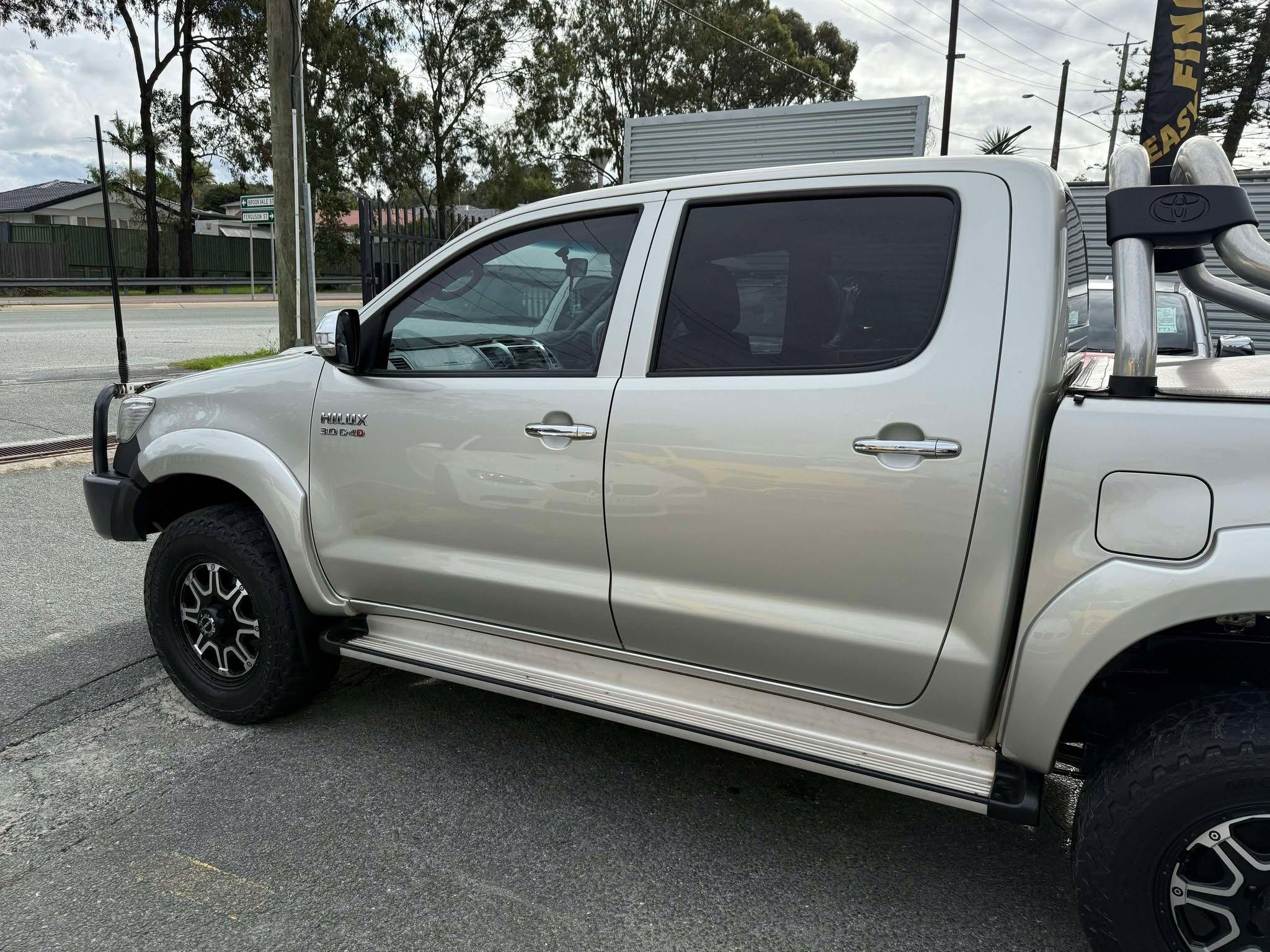 TOYOTA HILUX