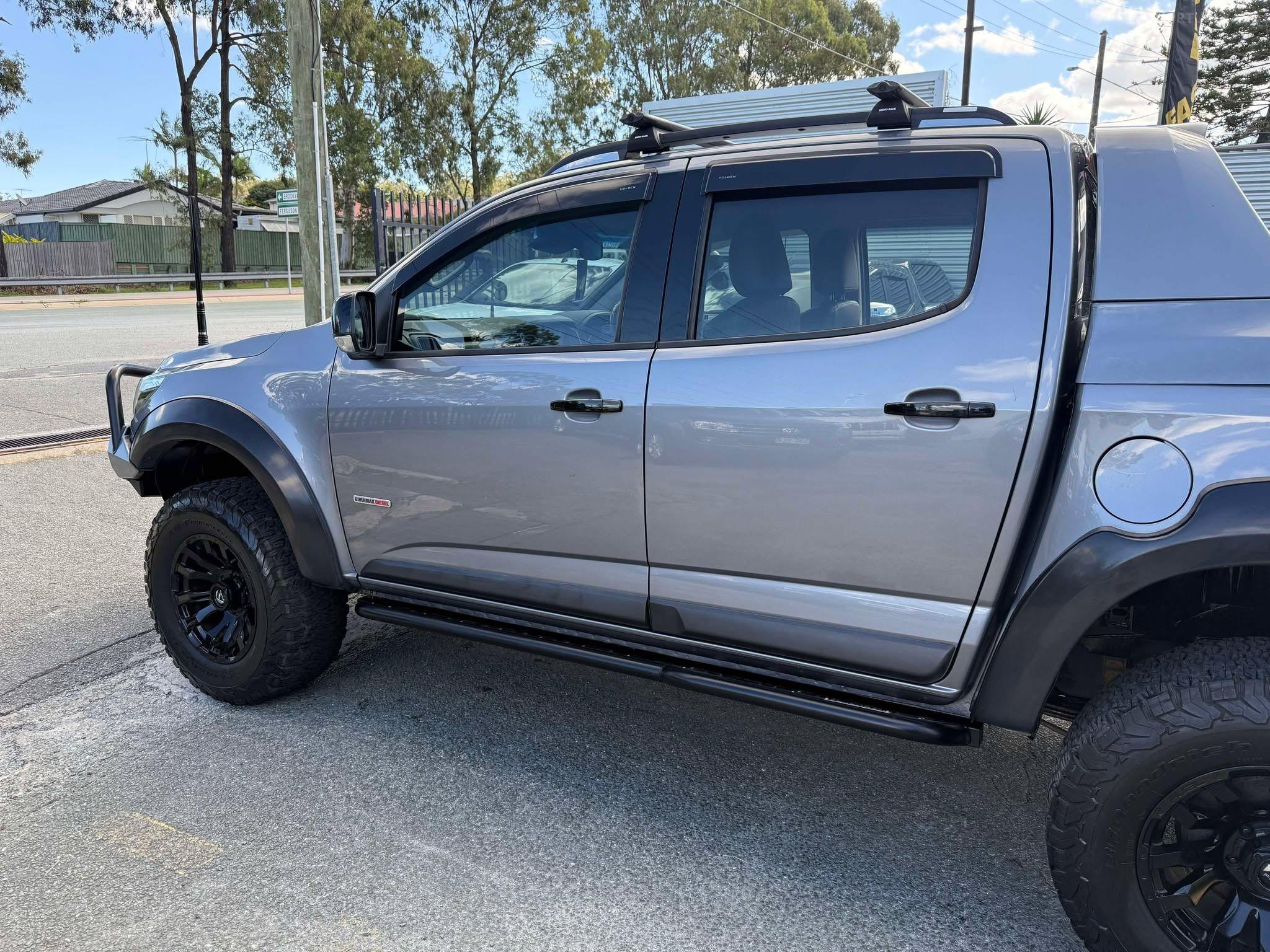 HOLDEN COLORADO