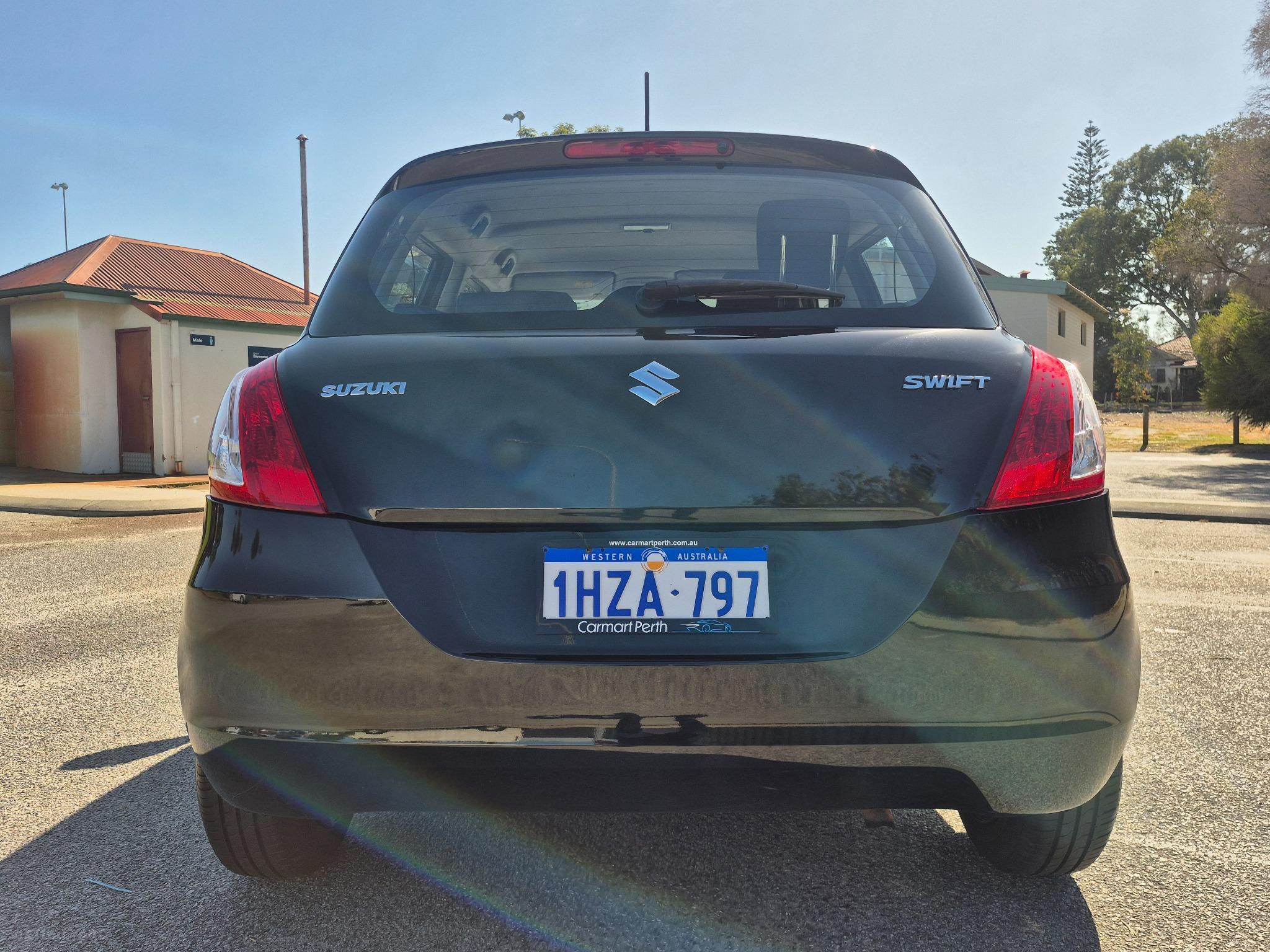 SUZUKI SWIFT