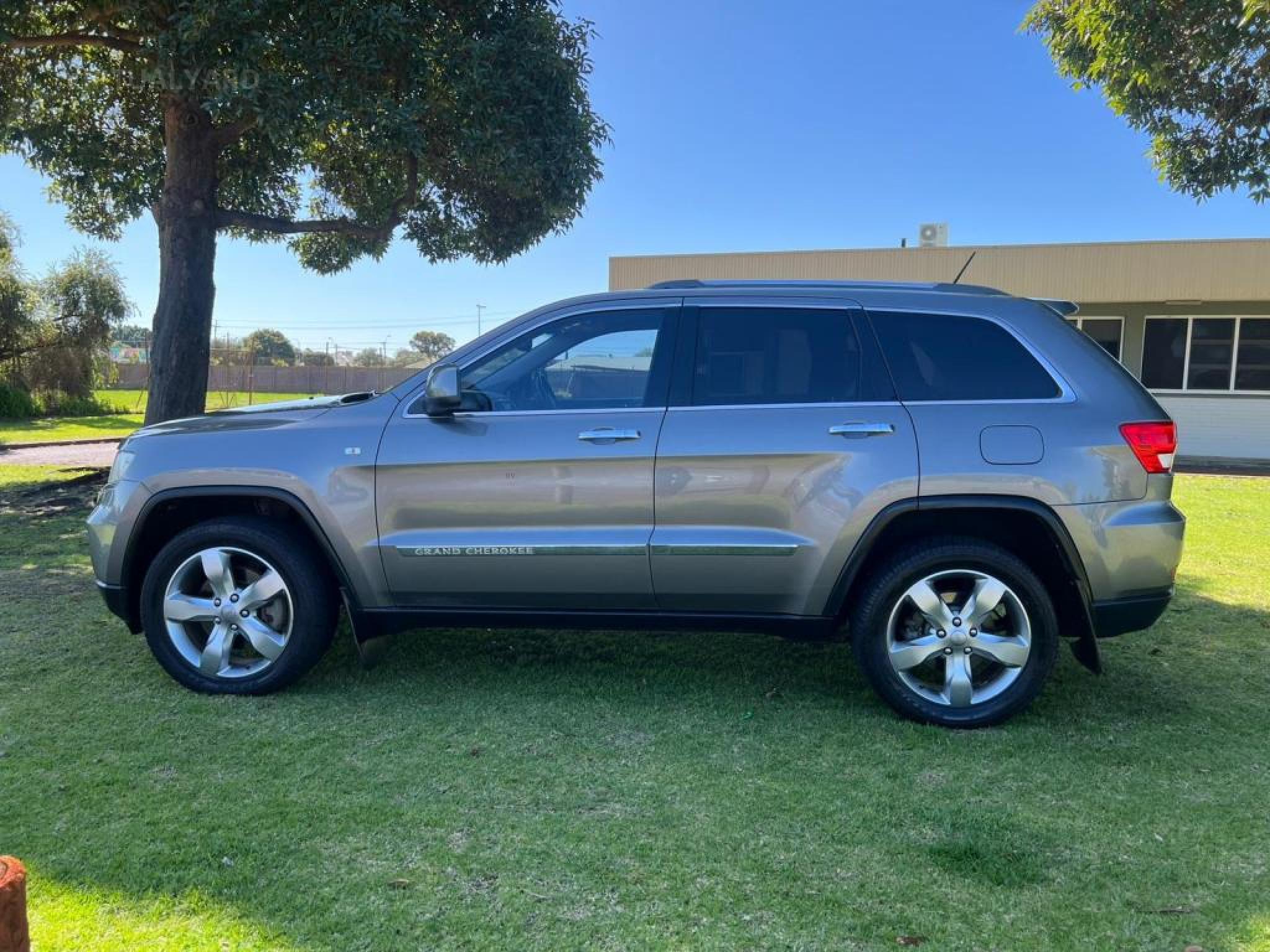 JEEP GRAND CHEROKEE