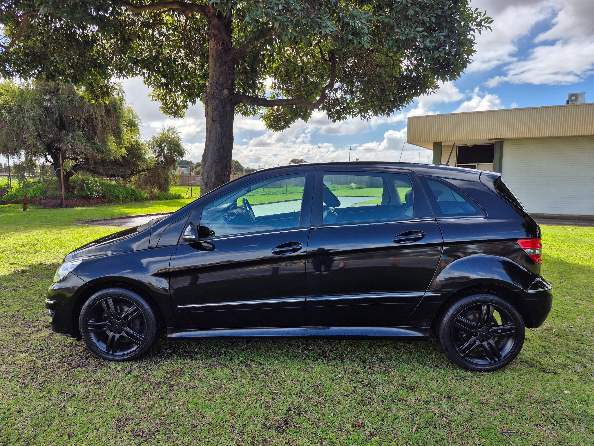 MERCEDES-BENZ B200