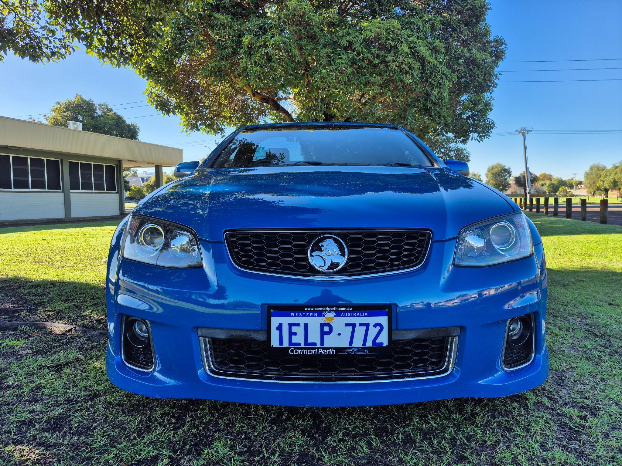 HOLDEN COMMODORE