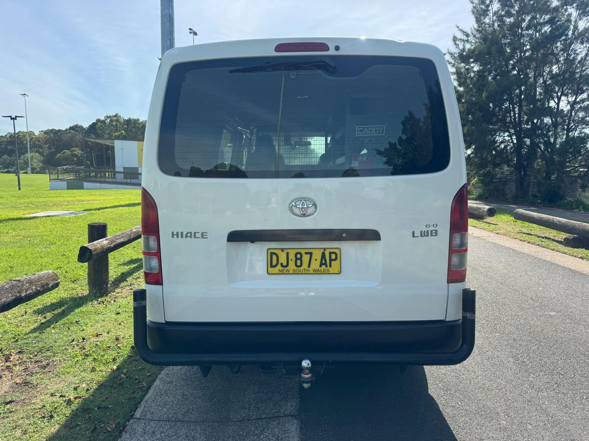 TOYOTA HIACE
