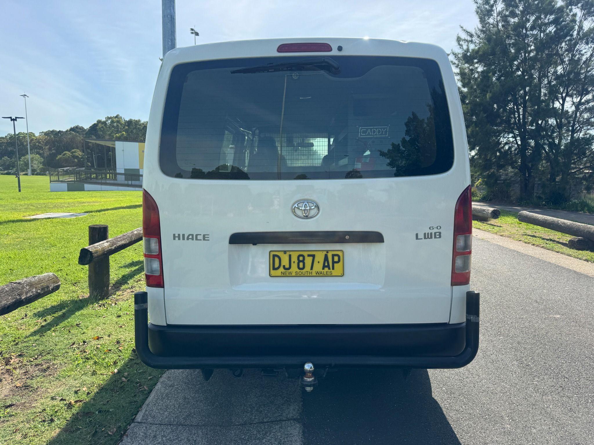 TOYOTA HIACE