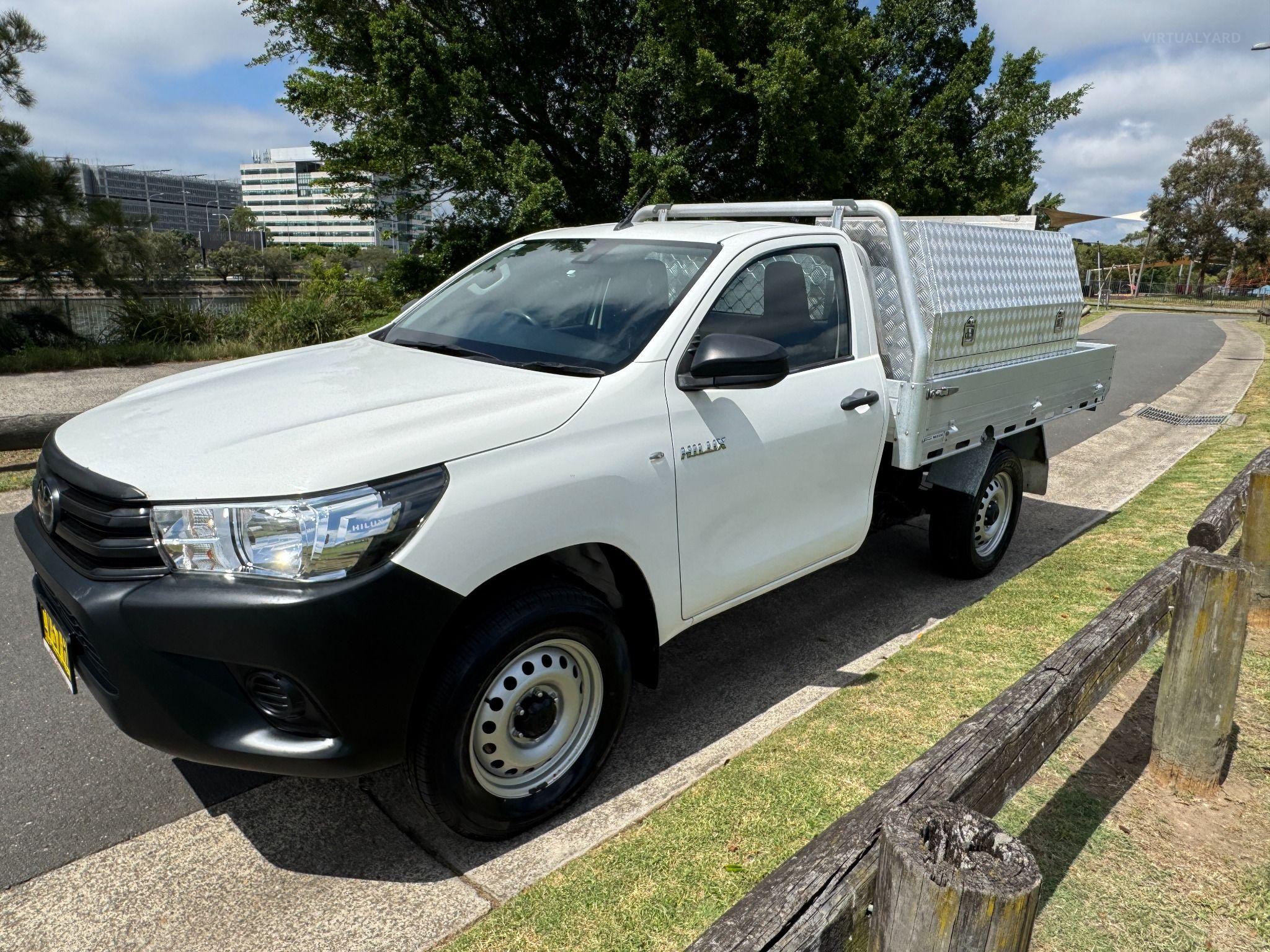 TOYOTA HILUX