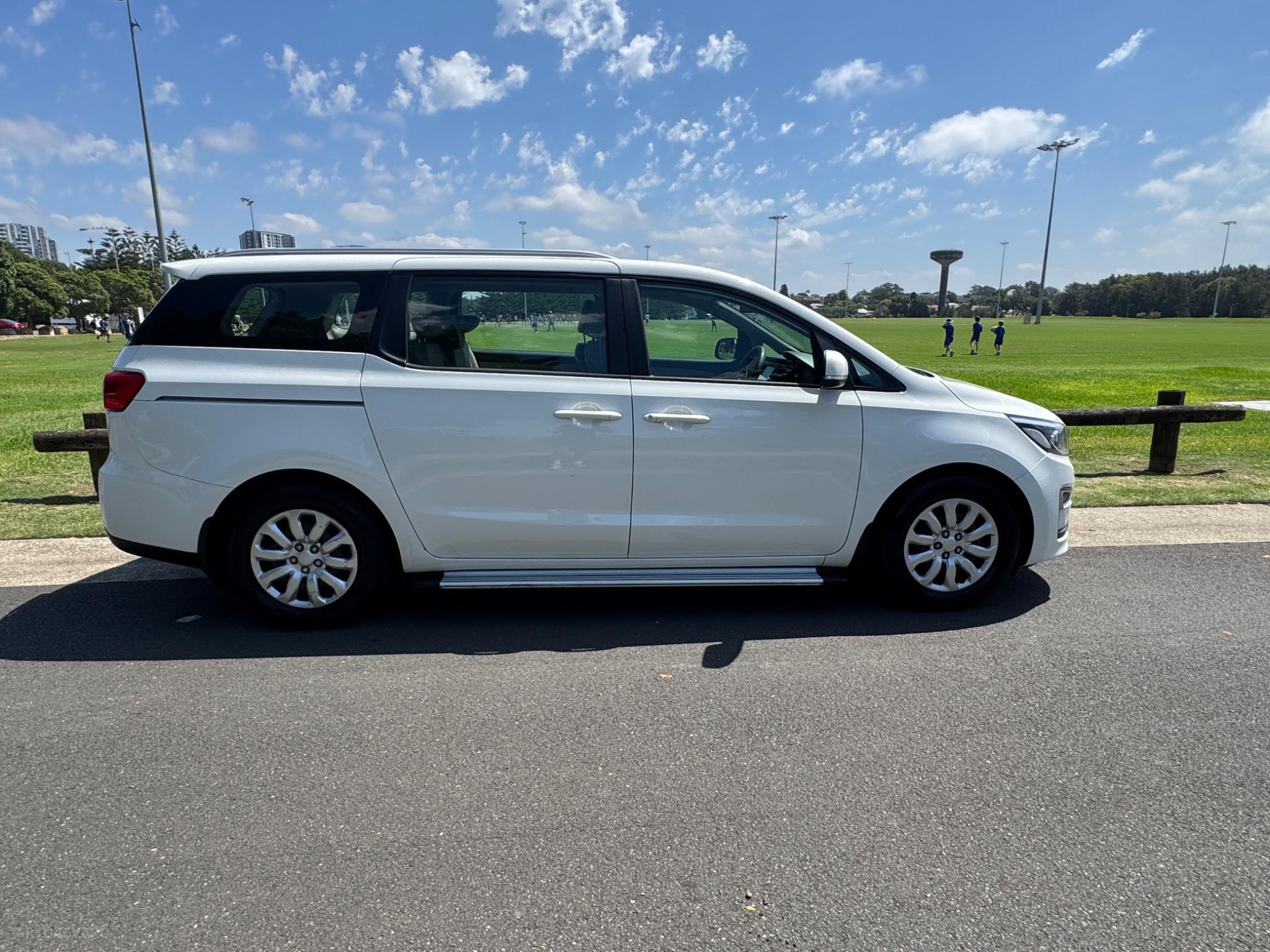 KIA CARNIVAL