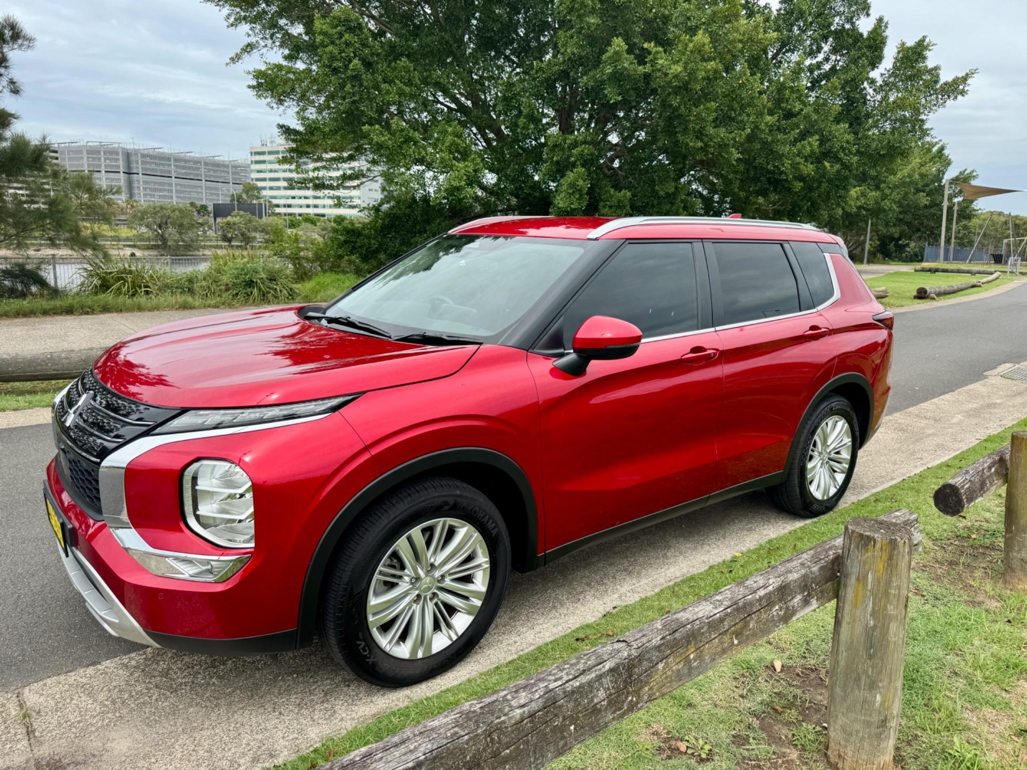 MITSUBISHI OUTLANDER