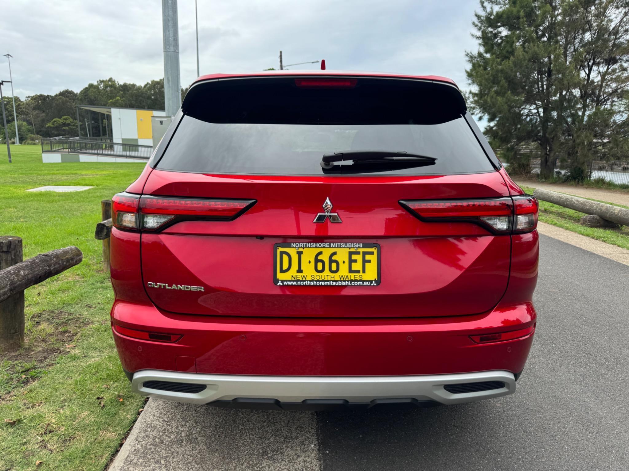 MITSUBISHI OUTLANDER