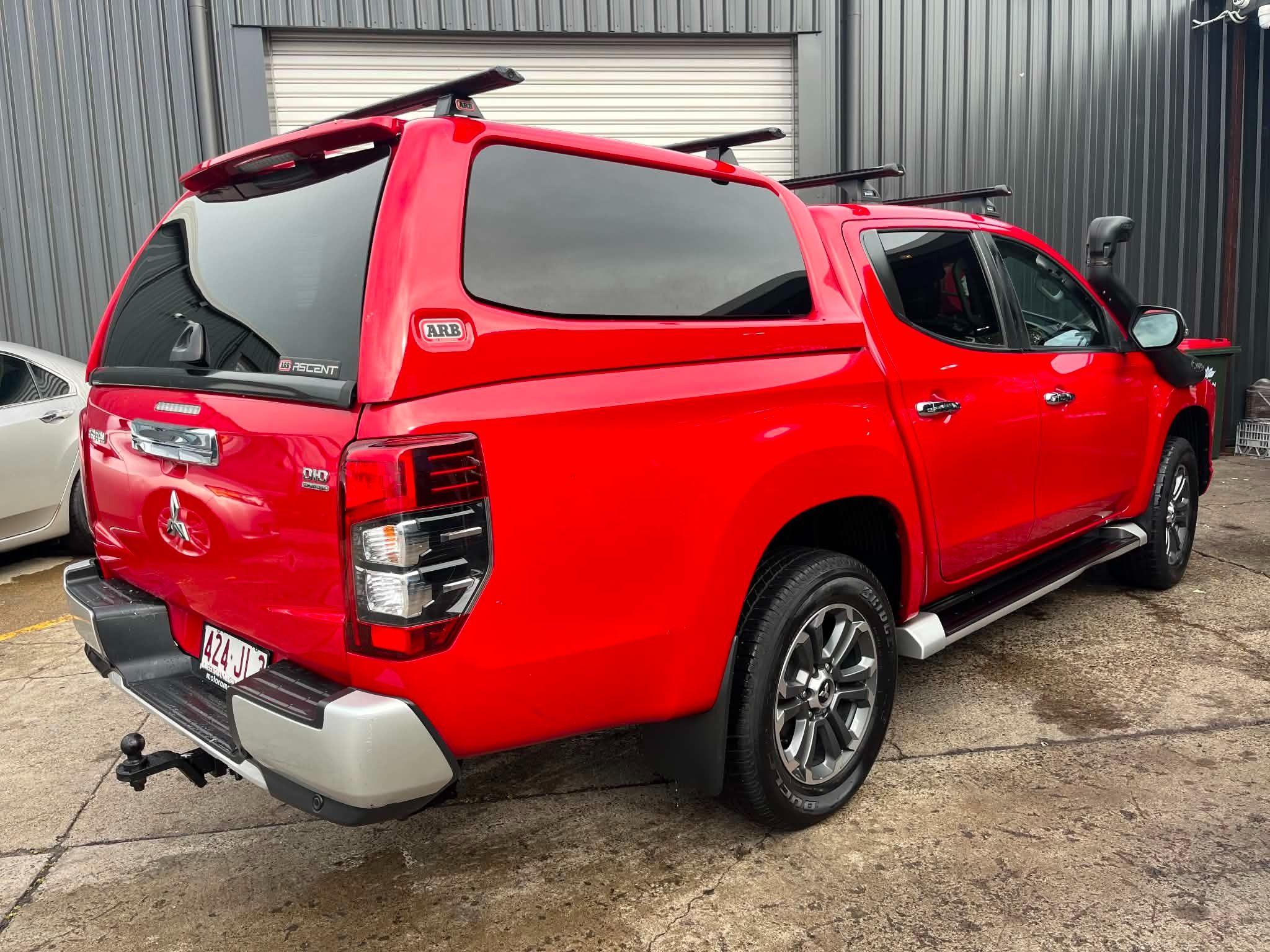 MITSUBISHI TRITON