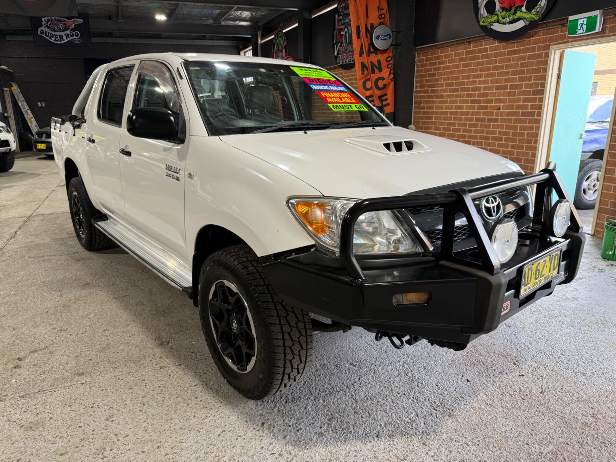 TOYOTA HILUX