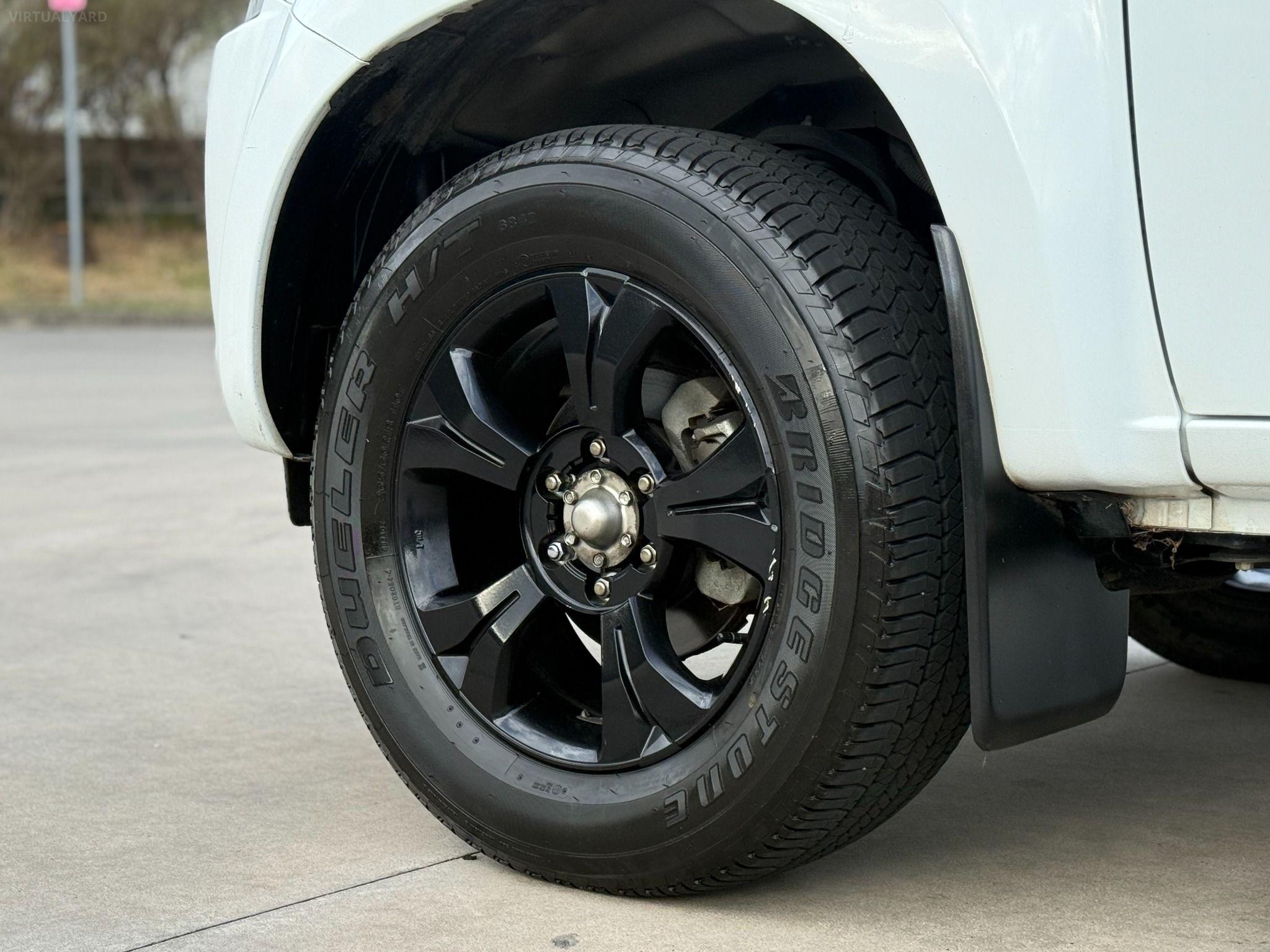 ISUZU D-MAX
