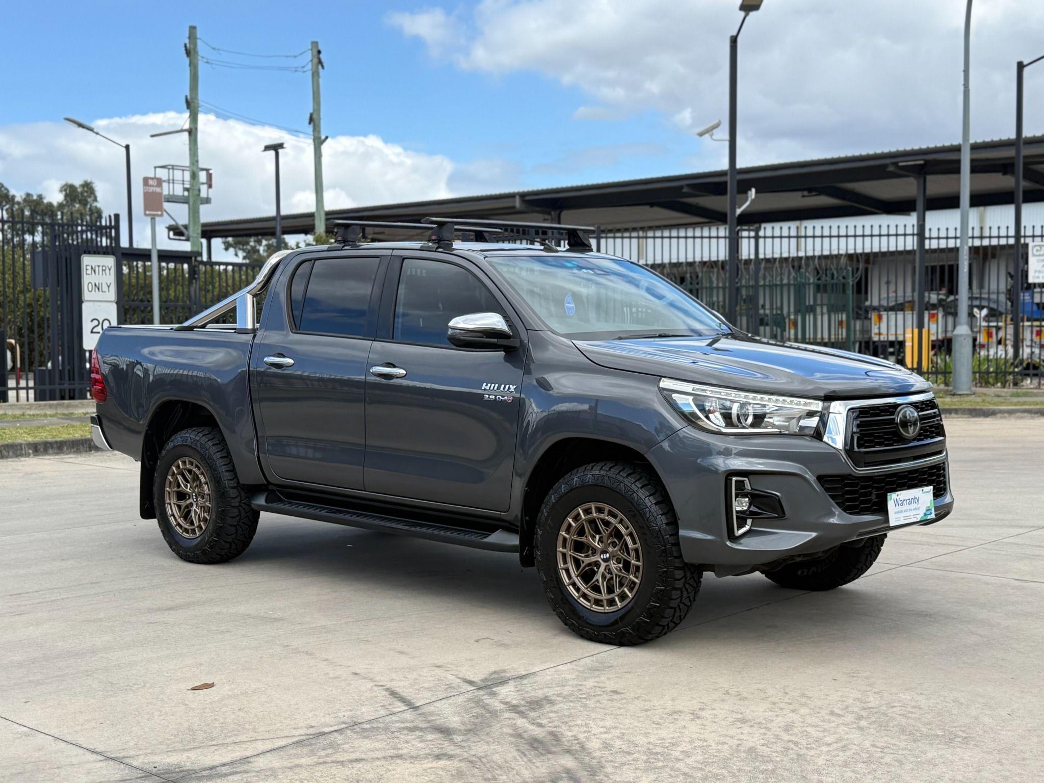 TOYOTA HILUX