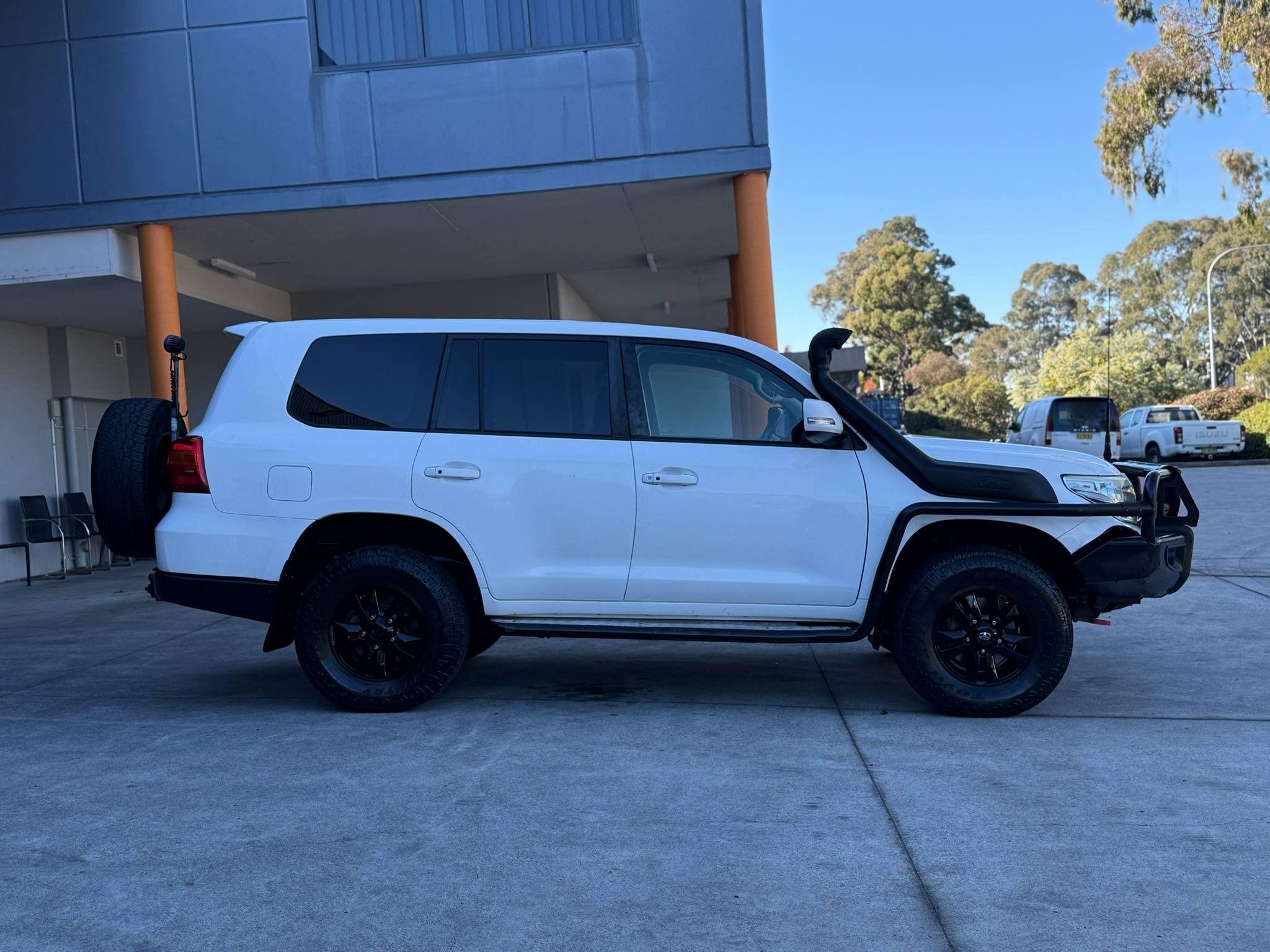 TOYOTA LANDCRUISER