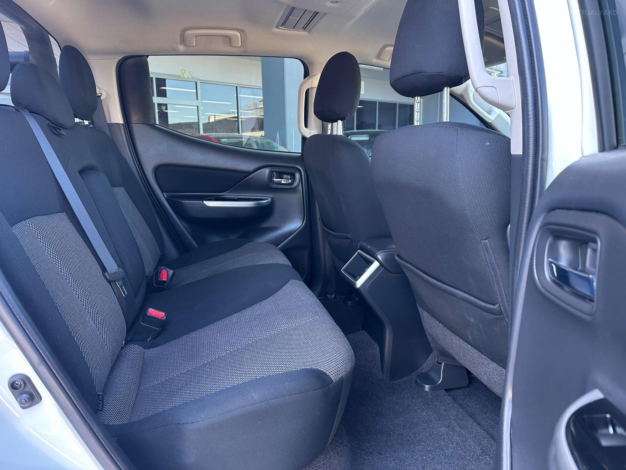 MITSUBISHI TRITON