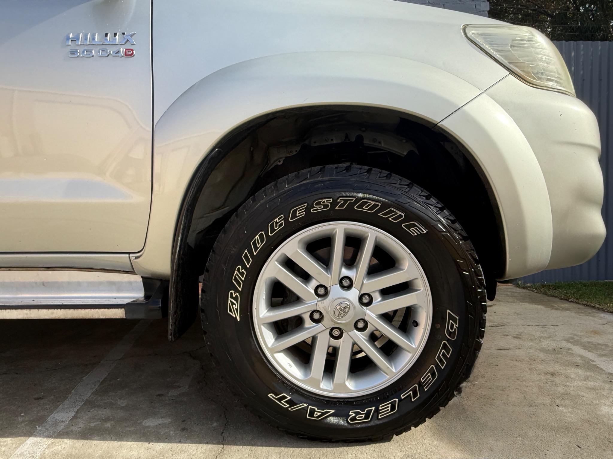TOYOTA HILUX