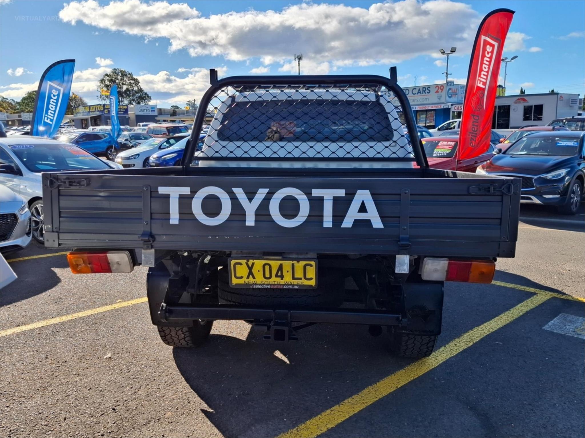 TOYOTA HILUX