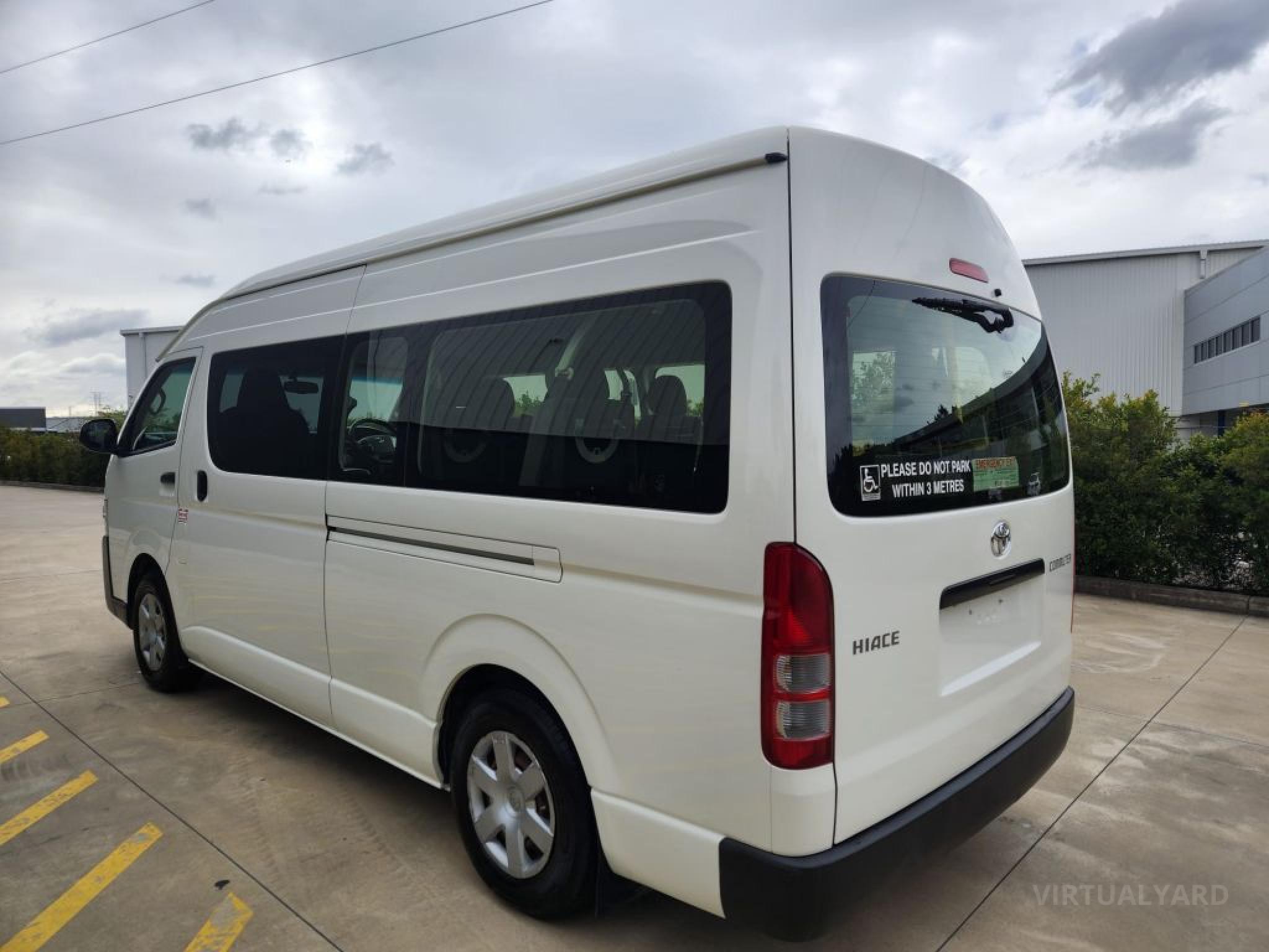 TOYOTA HIACE